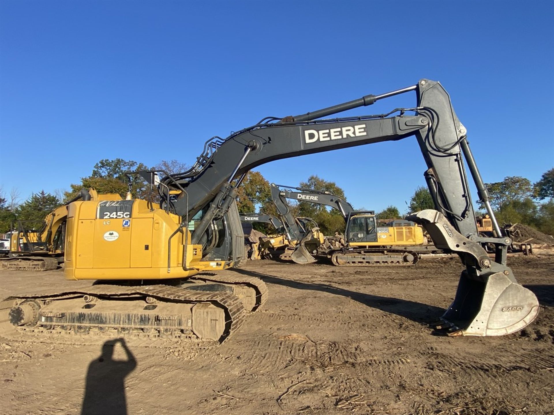 2020 DEERE 245G LC Excavator, s/n 1FF245GXHKF801210, 4582 Hours, 1.29 CY 42" ESCO Bucket w/Hydraulic - Image 4 of 12