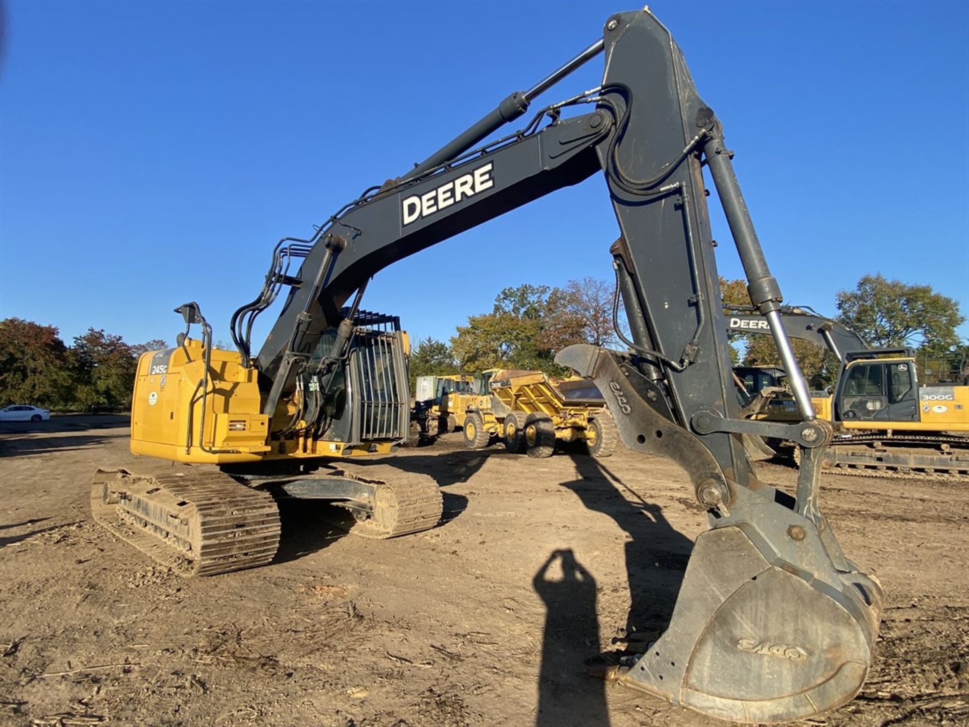 2020 DEERE 245G LC Excavator, s/n 1FF245GXHKF801210, 4582 Hours, 1.29 CY 42" ESCO Bucket w/Hydraulic - Image 8 of 12