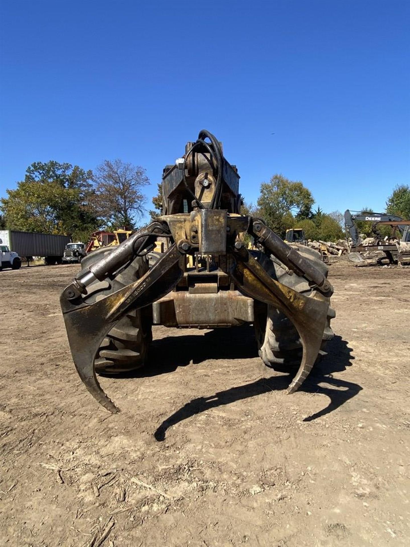 2001 CATERPILLAR 525B Grapple Skidder, s/n K3KZ00509, 16273 Hours, w/ Bolt-On Guarding - Image 6 of 11