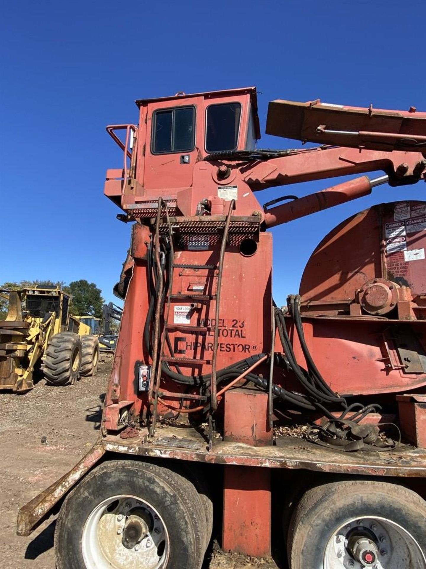 2012 MORBARK 23WCL CHIPARVESTER Whole Tree Chipper, s/n 194, w/ CAT 800 hp Engine, Compressor, - Image 9 of 10