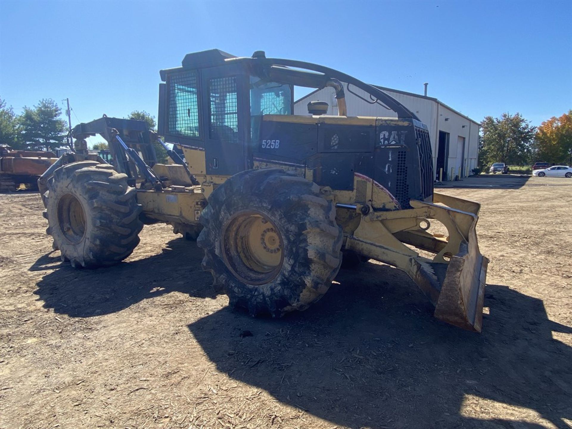 2001 CATERPILLAR 525B Grapple Skidder, s/n K3KZ00509, 16273 Hours, w/ Bolt-On Guarding - Image 4 of 11