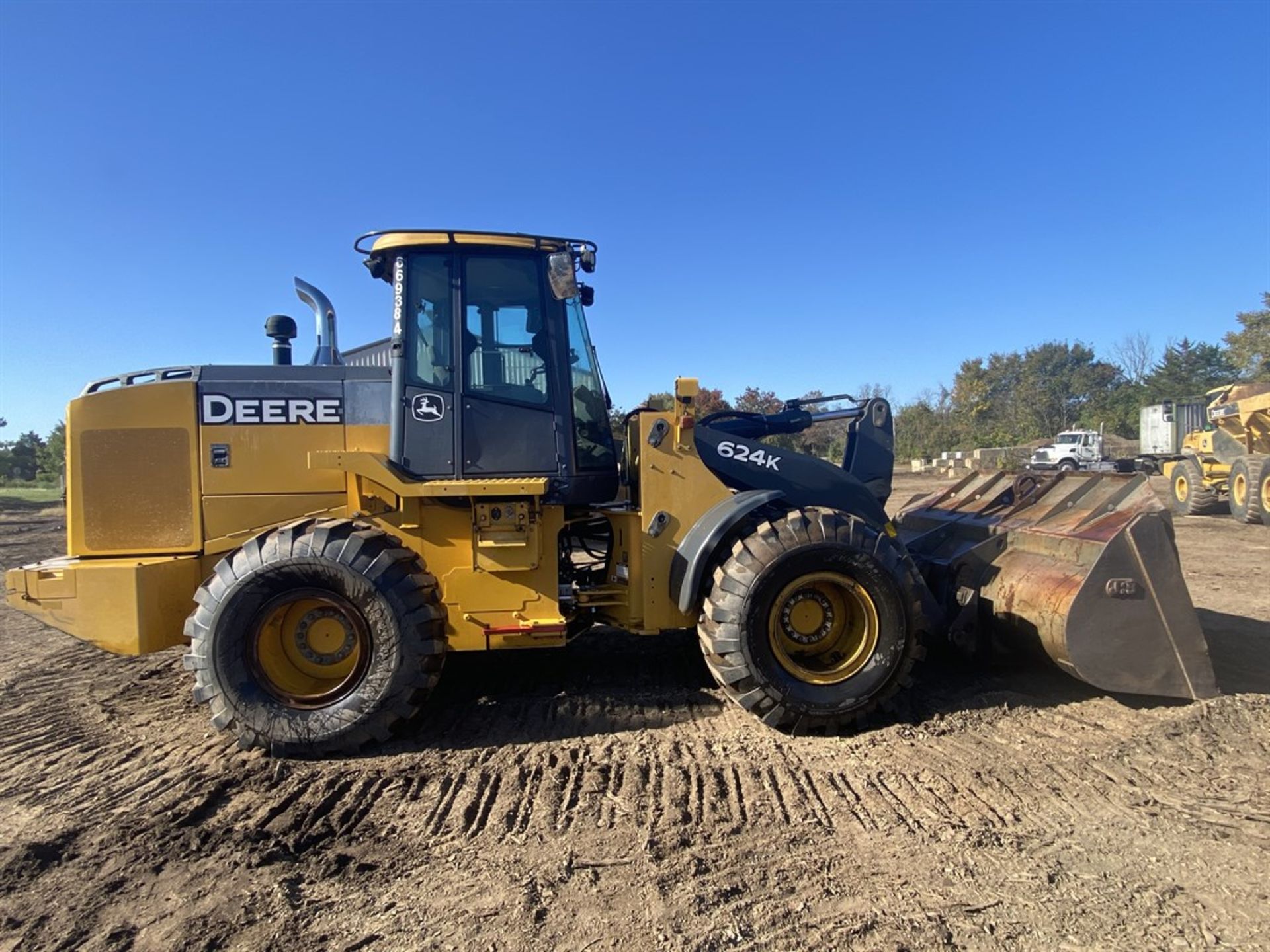 2015 DEERE 624K Wheel Loader, s/n 1DW624KZCFF669384, 6300 Hours, w/ Bucket, New