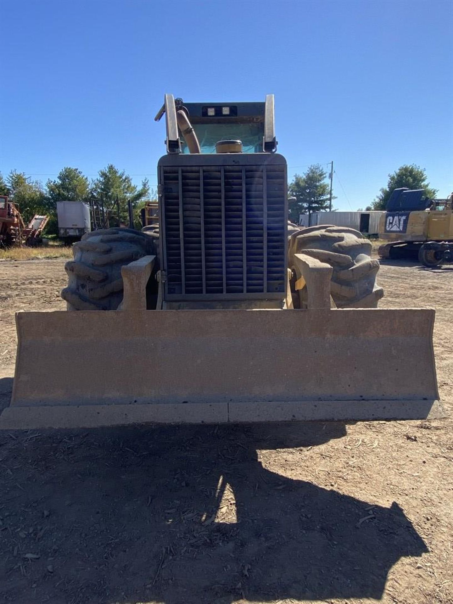 2006 CATERPILLAR 525B Grapple Skidder, s/n C3KZ02117, 13335 Hours, w/ Dual Arch, Bolt-On Guarding - Image 4 of 8