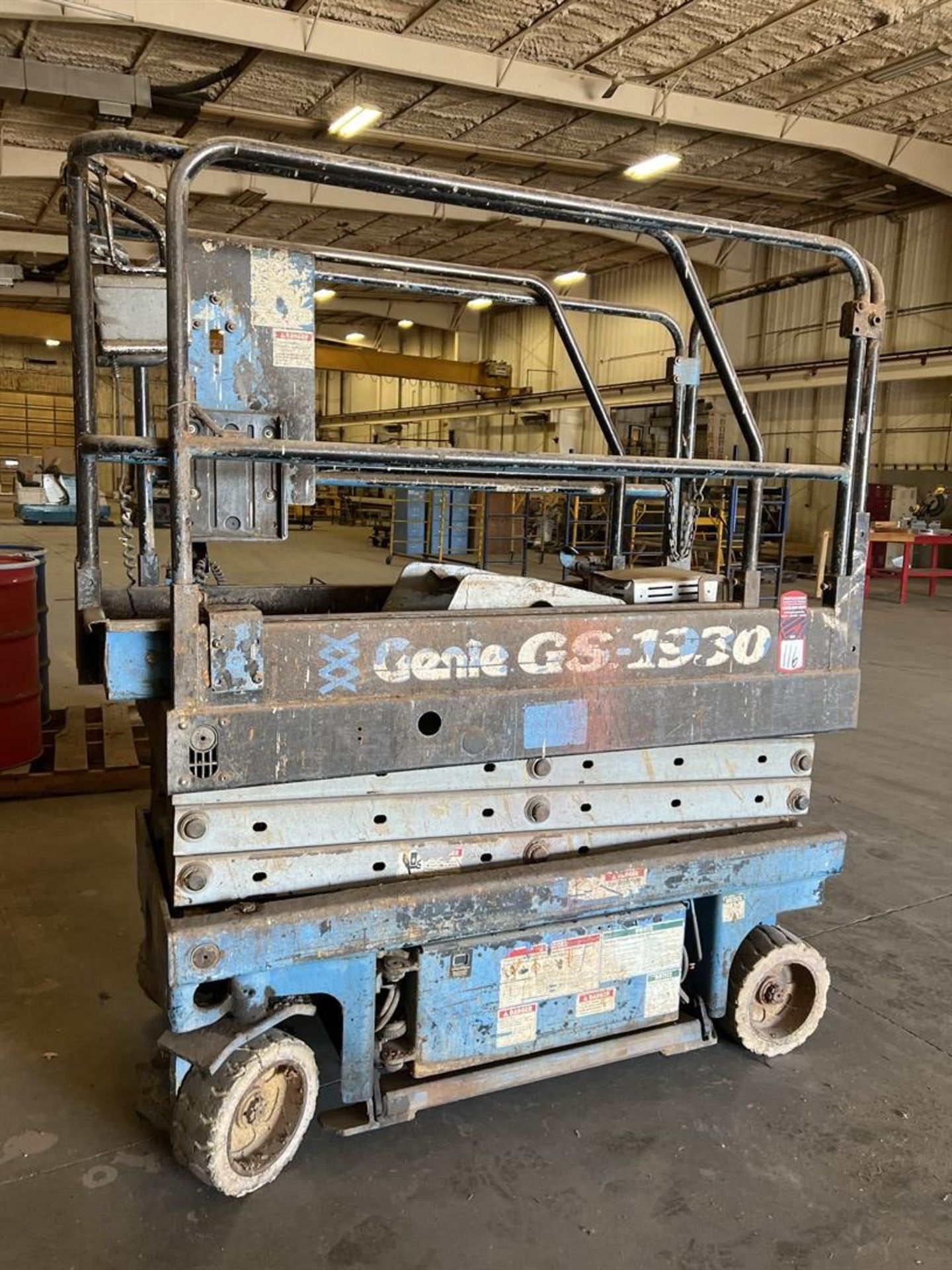 GENIE GS-1930 Scissor Lift, s/n na, 500 LB Load Capacity, 25’ Max Work Height, 19’ Max Platform - Image 2 of 5