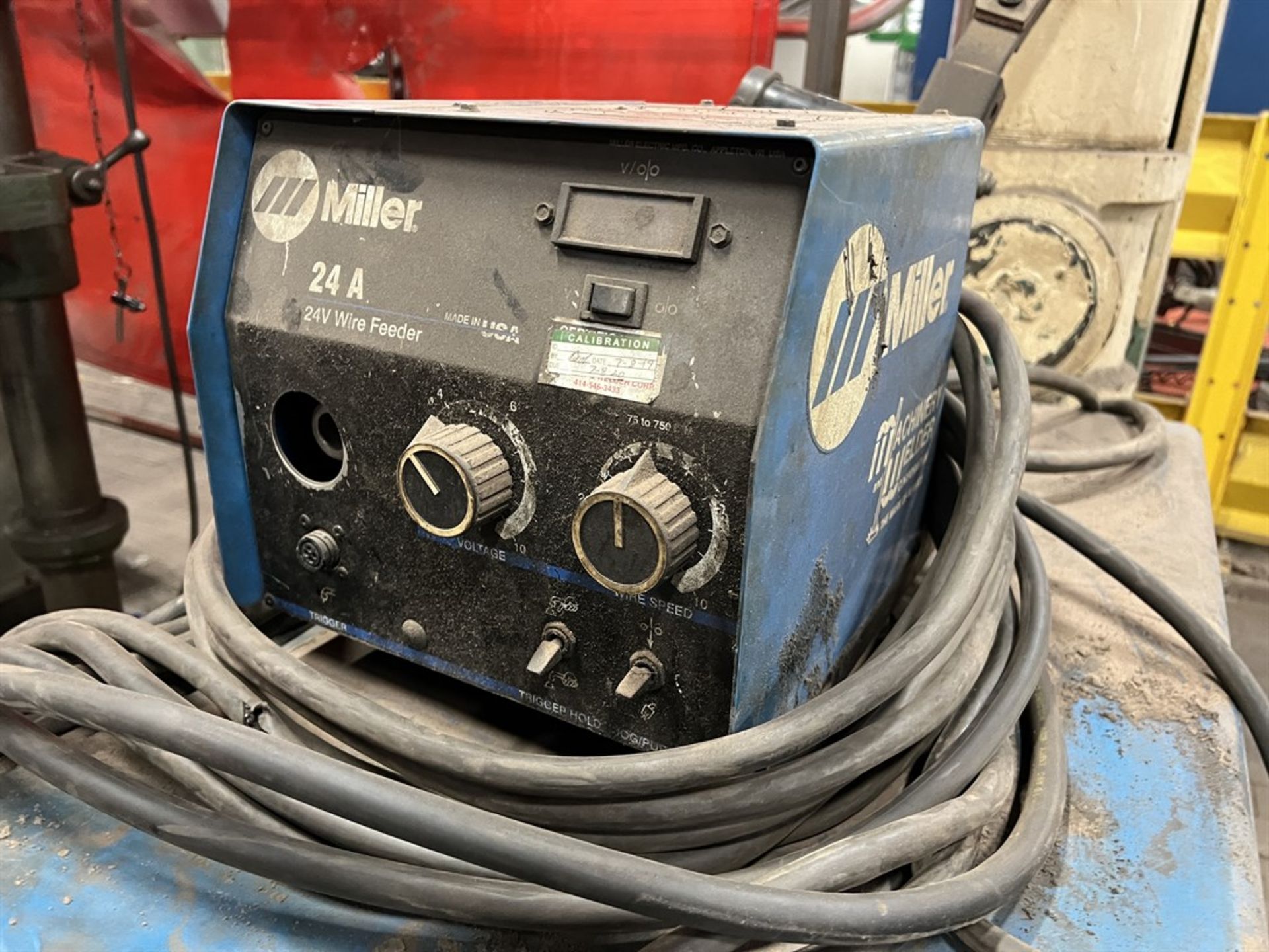 MILLER Deltaweld 452 MIG Welder, s/n LH480471C, w/ Miller 24A Wire Feed - Image 4 of 5