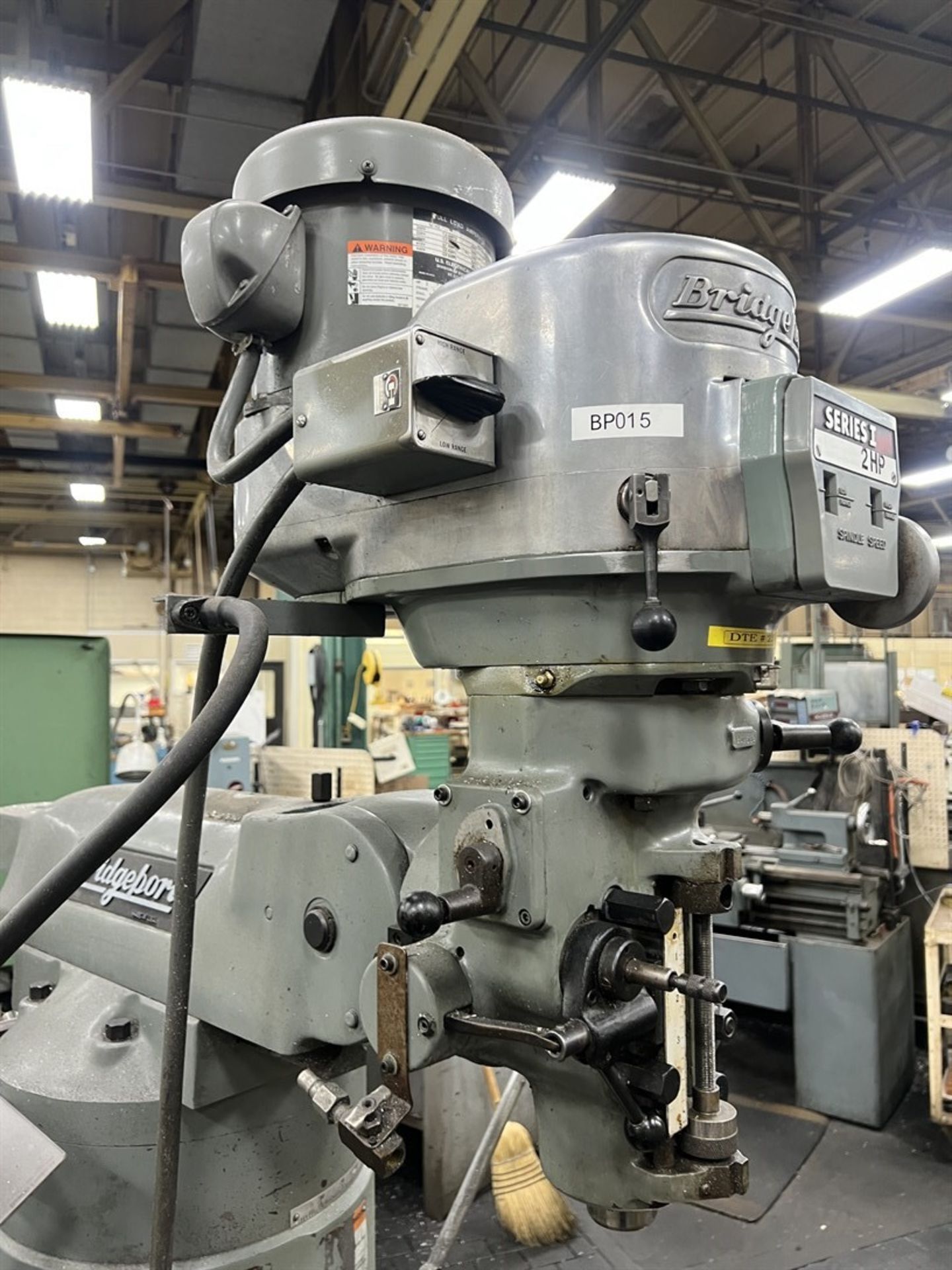 BRIDGEPORT Series I Milling Machine, s/n 240144, 9” x 42” Power Feed Table, 60-4200 RPM, 2 HP, ( - Image 6 of 8