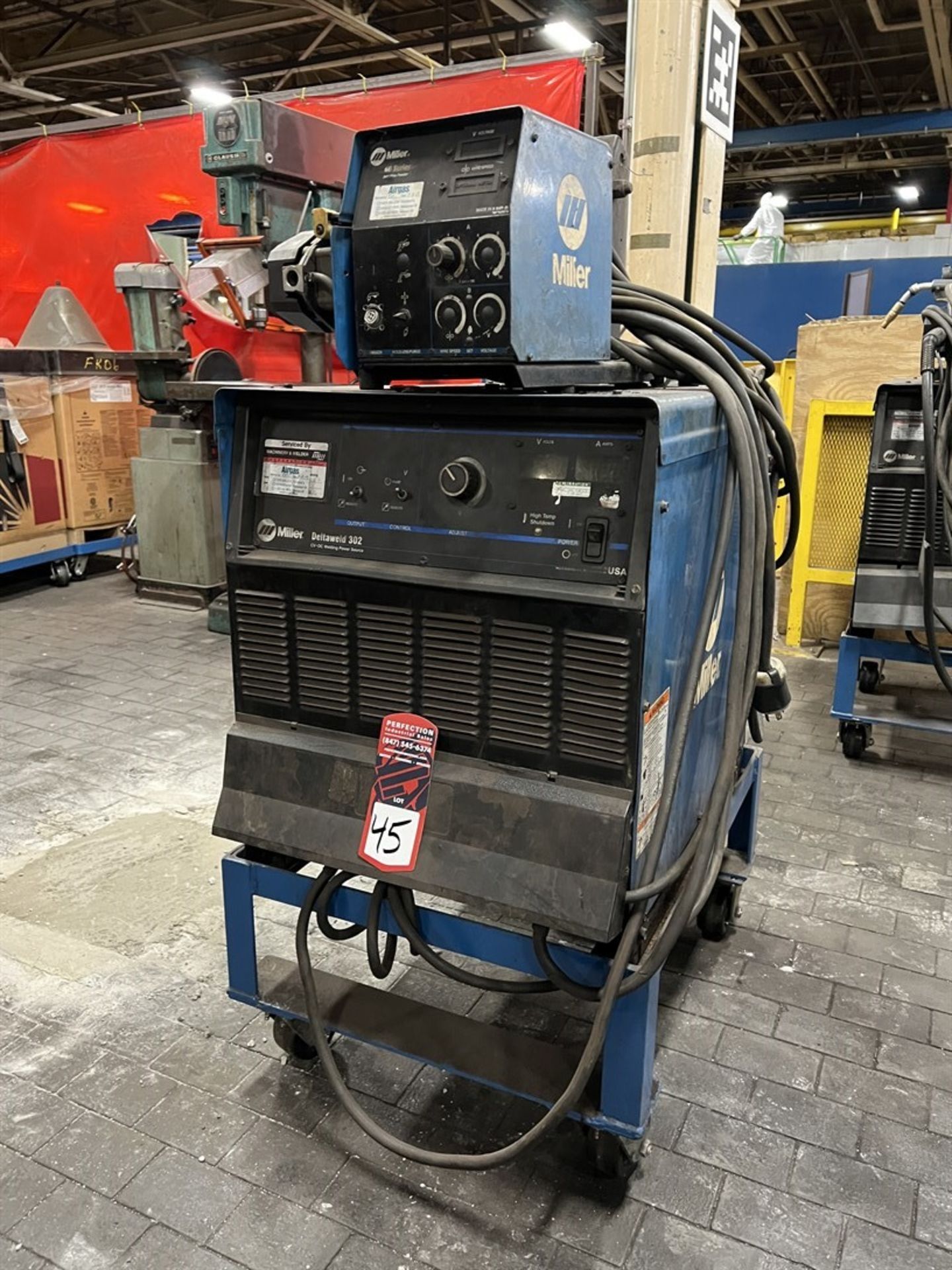 MILLER Deltaweld 302 MIG Welder, s/n KJ281204, w/ Miller 60 Series Wire Feed - Image 2 of 6