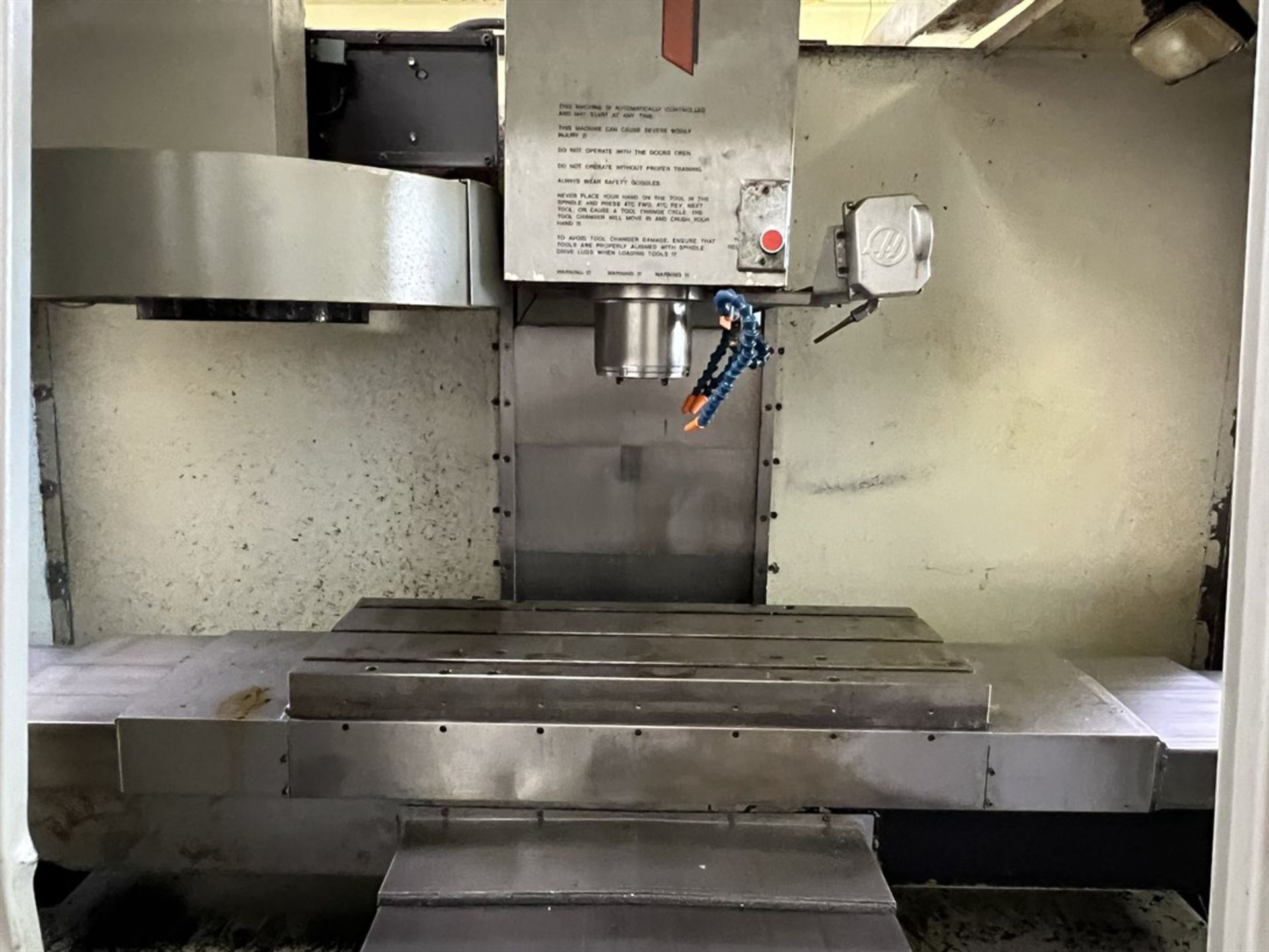 HAAS VF-2 Vertical Machining Center, s/n 6831, Haas Control, 30"X, 16"Y, 20"Z, 14" x 36" Table, 40- - Image 4 of 7