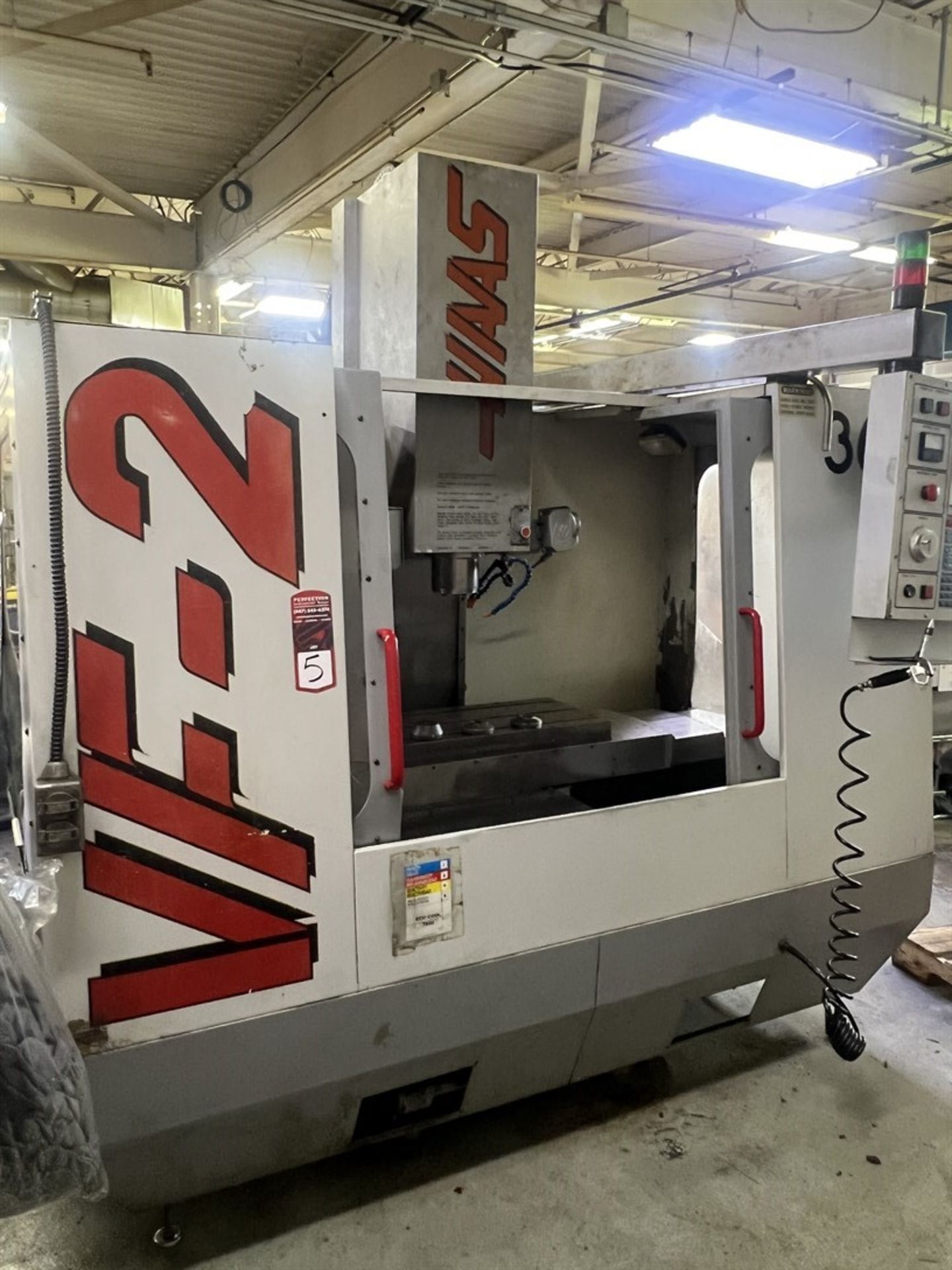 HAAS VF-2 Vertical Machining Center, s/n 6831, Haas Control, 30"X, 16"Y, 20"Z, 14" x 36" Table, 40- - Image 2 of 7