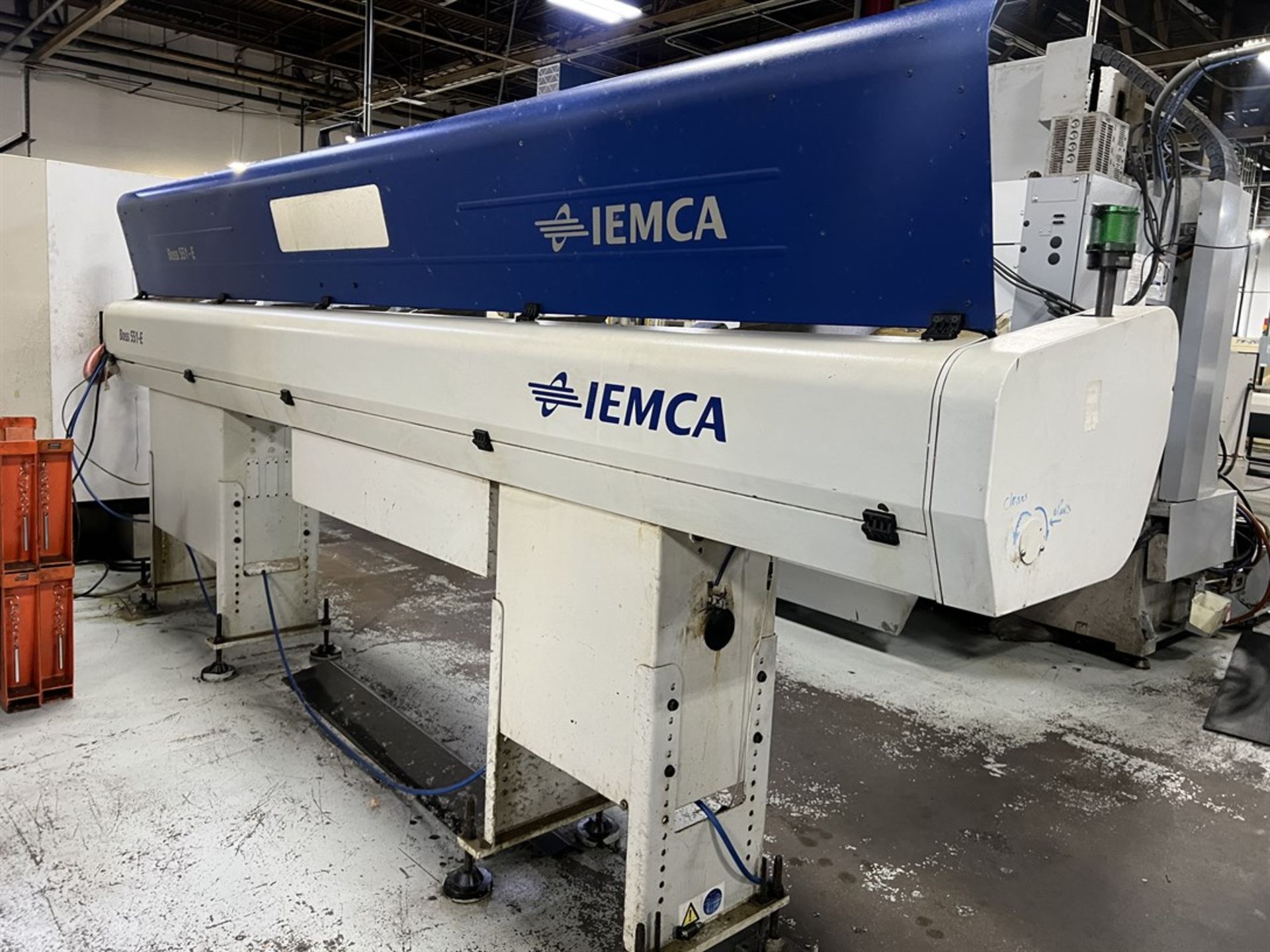 IEMCA Boss 551-E Bar Feed, s/n A05032901, 173" x 2" Capacity (A rigging and loading charge of $400 - Image 6 of 6