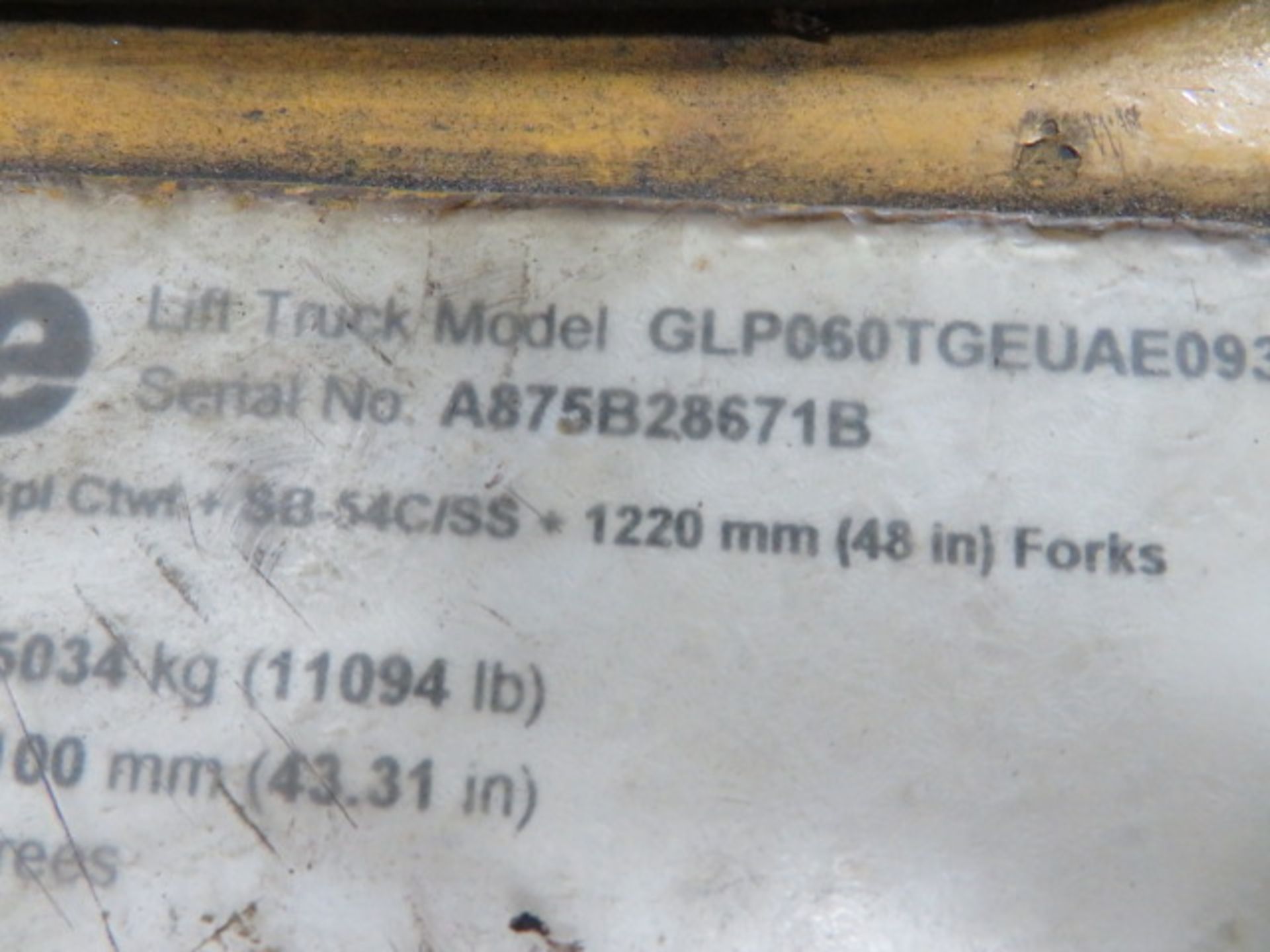 FORKLIFT, YALE 6,000 LB. BASE CAP. MDL. GLP060TGEUAE093, LPG pwrd., 5,800 lb. cap. @ 24” L.C. as - Image 12 of 15