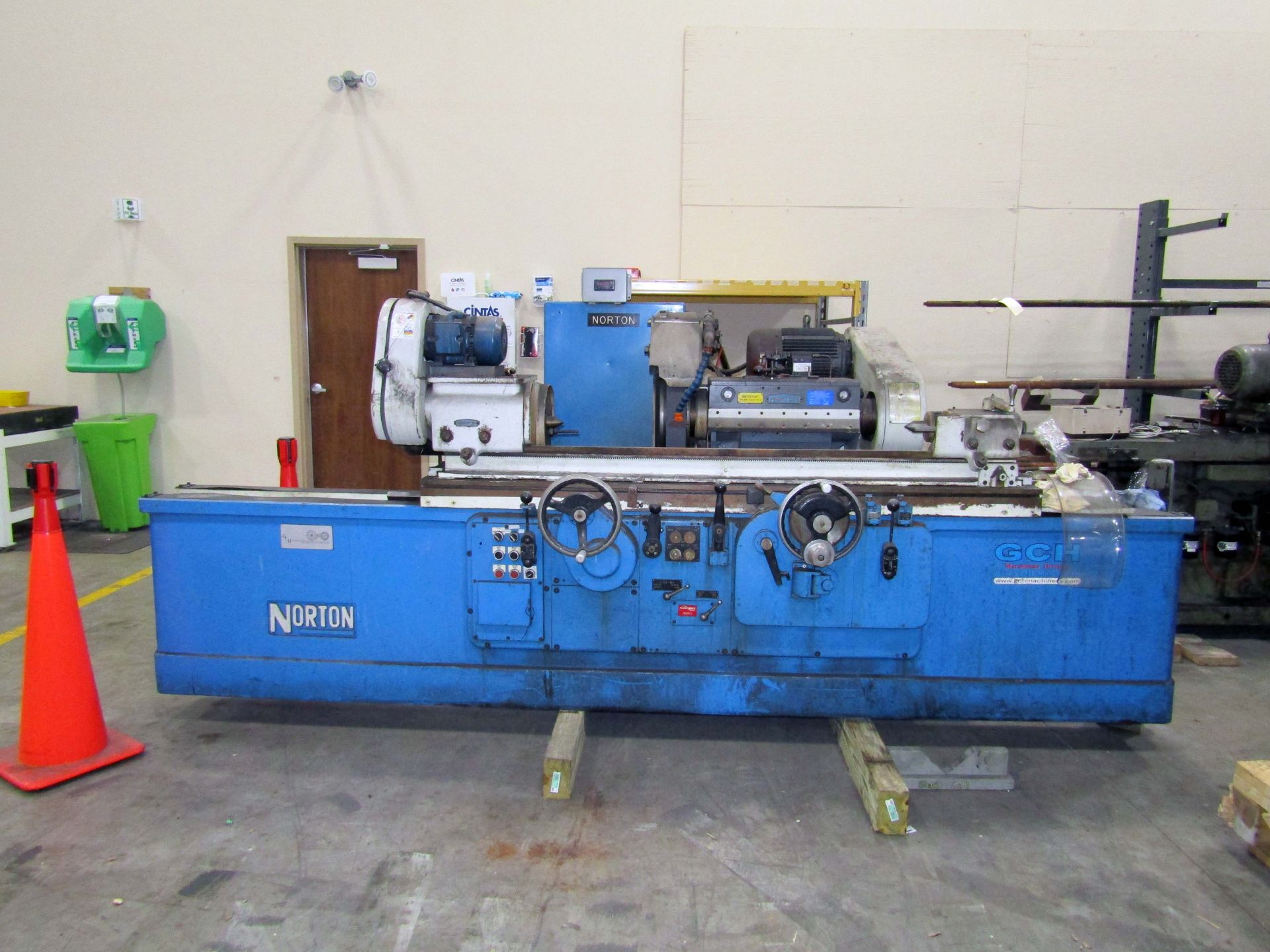 CYLINDRICAL GRINDER, NORTON, 10.5" swing x 48" btwn. centers (Located at: Flowserve Corporation,