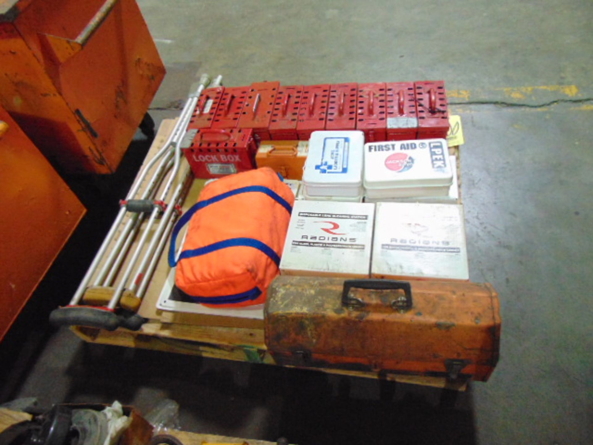 LOT OF HAND TOOLS & MISC., assorted (on five pallets) - Image 5 of 5