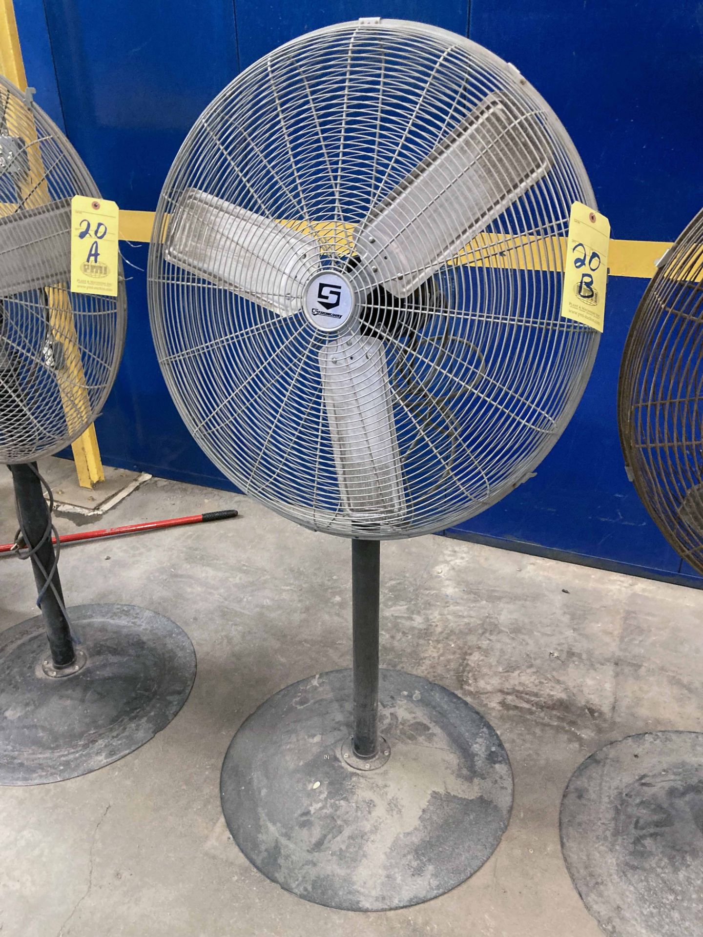 PEDESTAL SHOP FAN, 30"