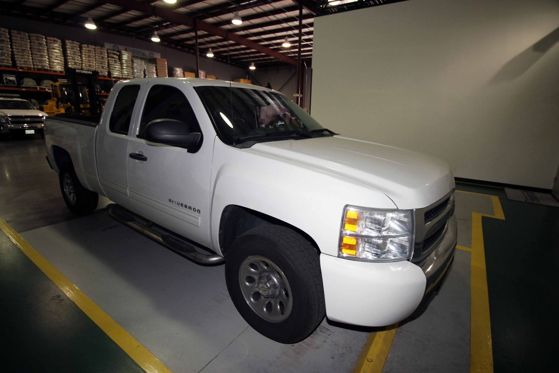 PICKUP TRUCK, 2011 CHEVROLET SILVERADO 1500 LT EXTENDED CAB, 4.8L L20 8 cyl. gasoline engine, - Image 3 of 11