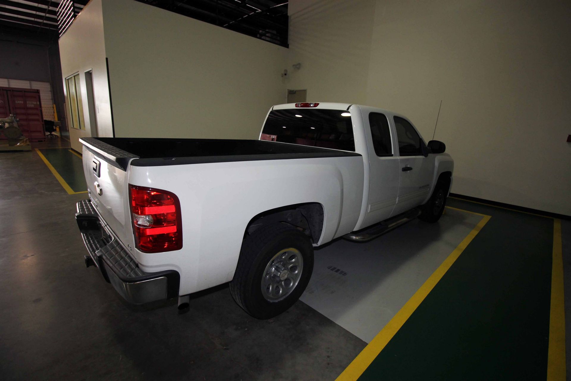 PICKUP TRUCK, 2011 CHEVROLET SILVERADO 1500 LT EXTENDED CAB, 4.8L L20 8 cyl. gasoline engine, - Image 4 of 11