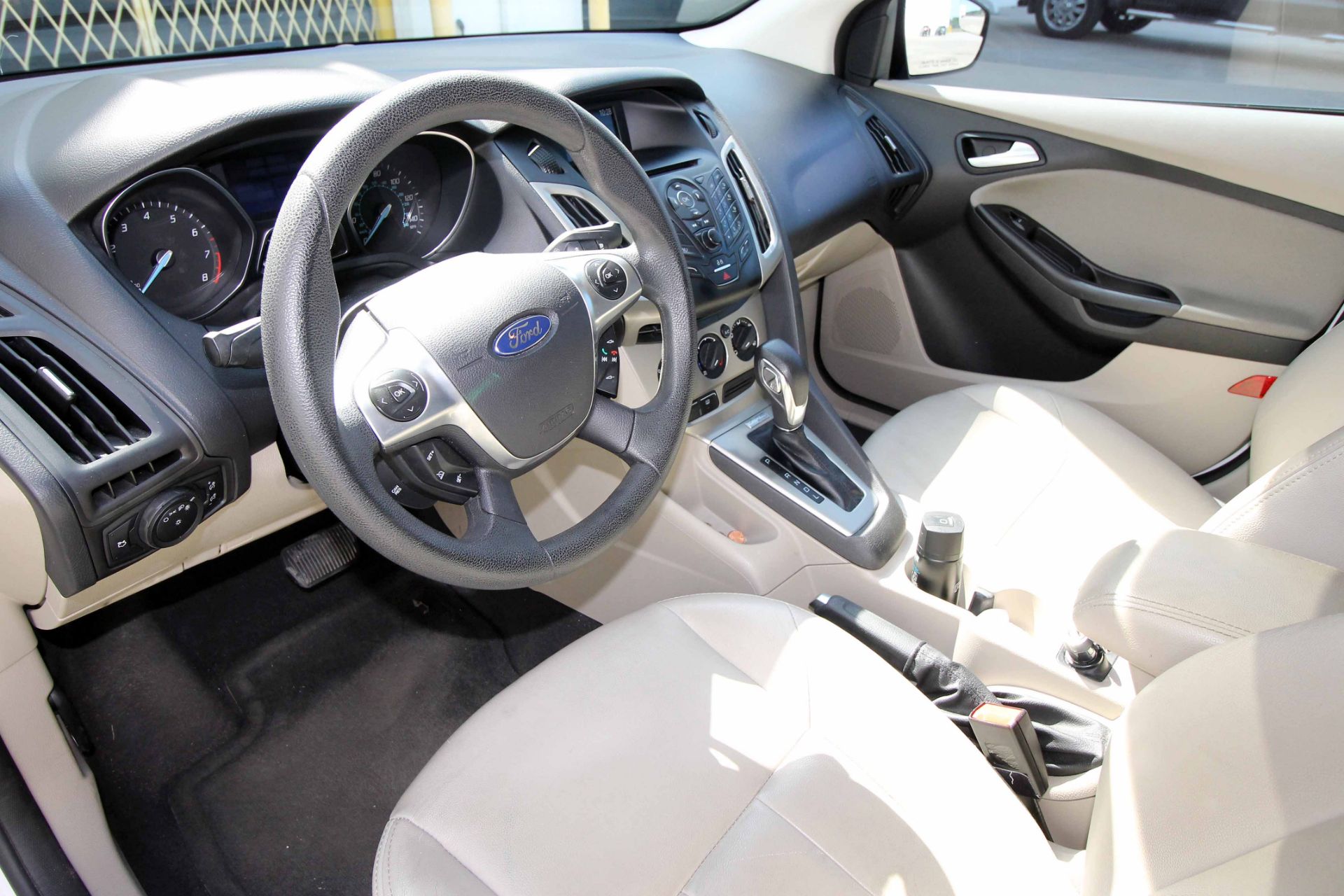 SEDAN, 2013 FORD FOCUS MDL. SE, 4-door, white, AC, auto. trans., leather seats, Plate FWG9165, - Image 4 of 16