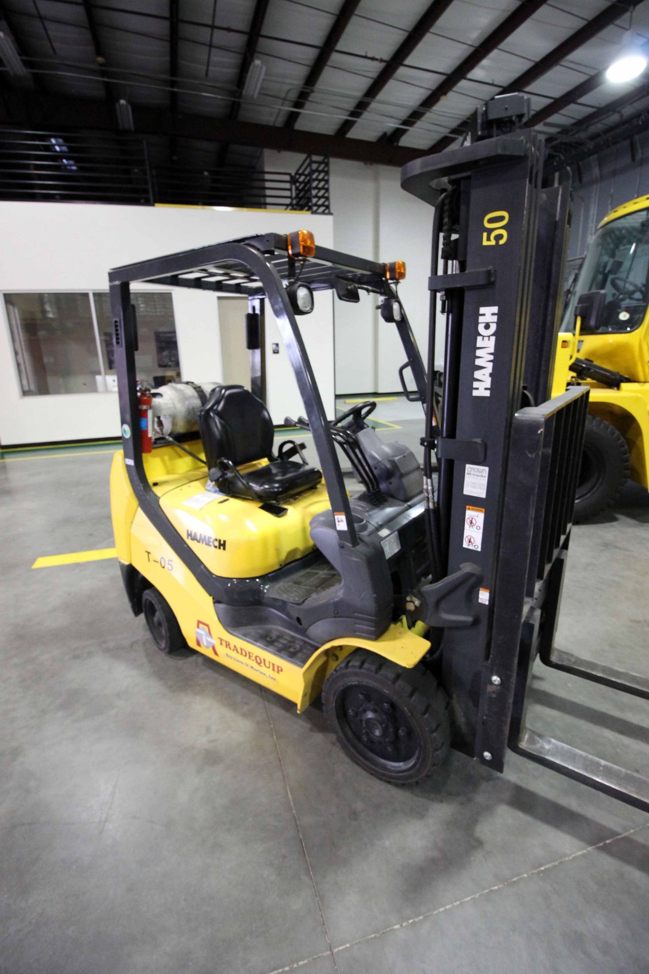 LPG FORKLIFT, HAMECH 5,000 LB. BASE CAP. MDL. G25ST-16, new 2008, 514.4 Hours on Meter, LPG pwrd., - Image 6 of 8