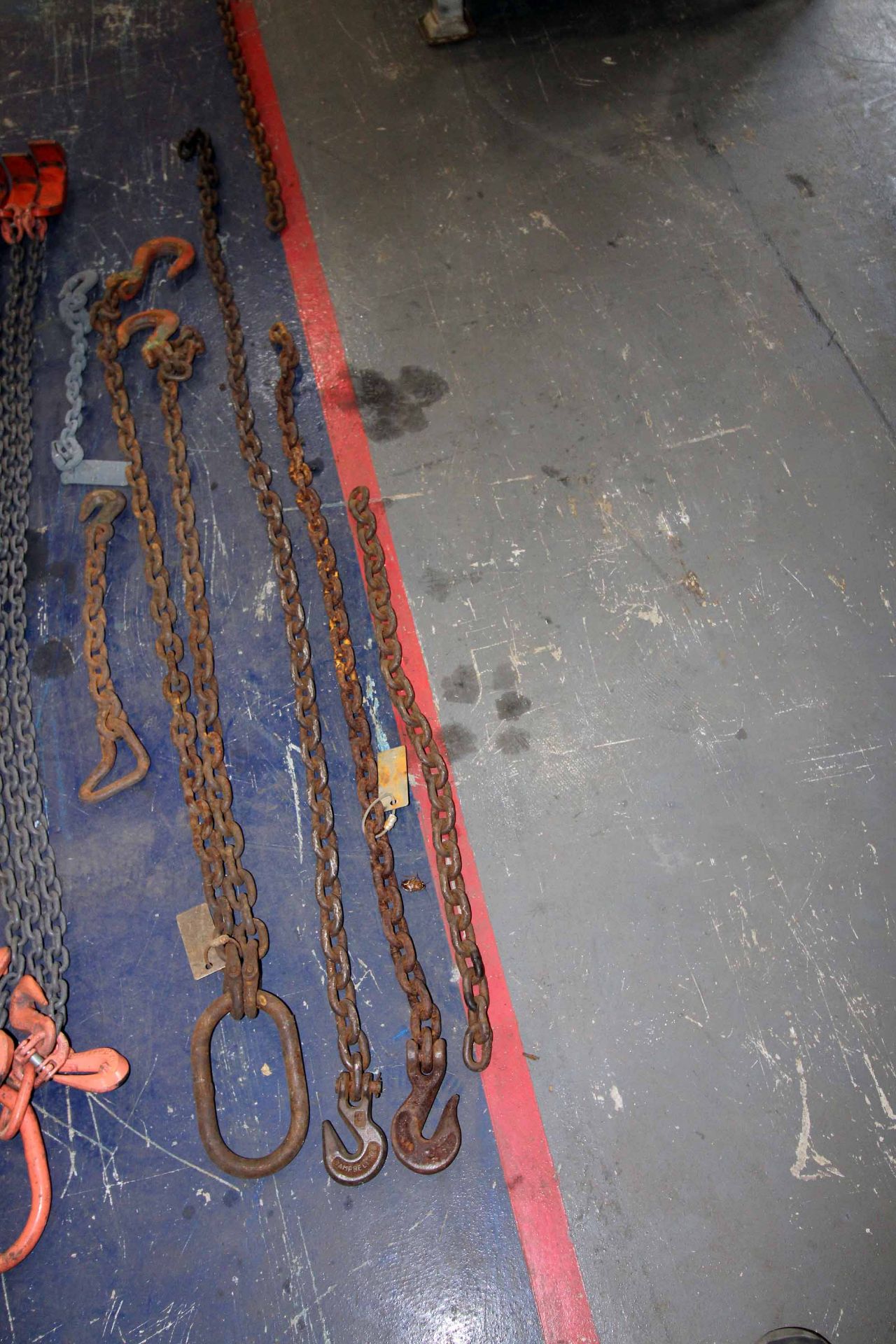 LOT OF RIGGING CHAINS, various sizes & lengths, approx. 4' to 16' (Located at: Emco Wheaton USA, - Image 2 of 4