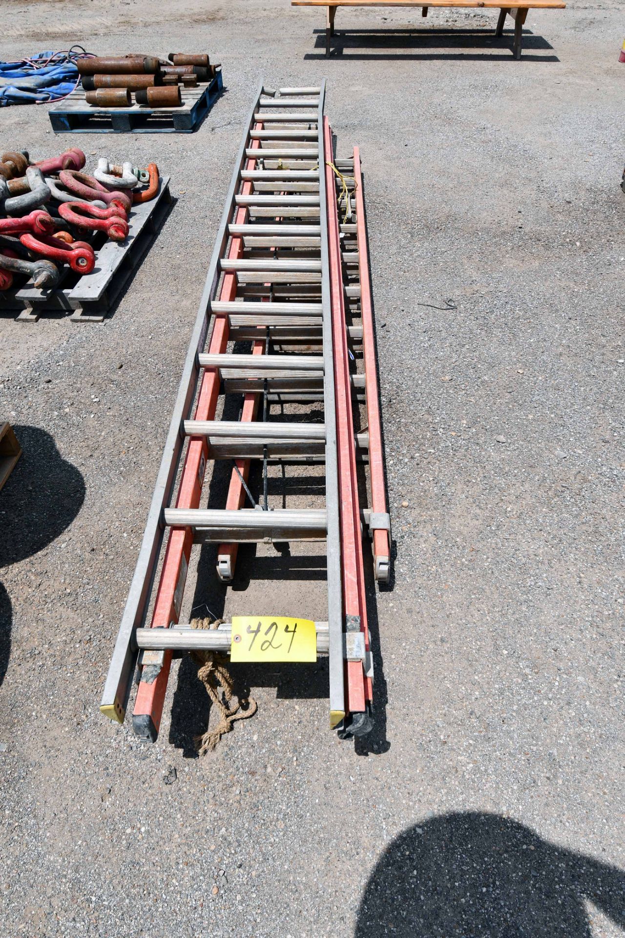 LOT OF EXTENSION LADDERS (Location: MDS Boring & Drilling, 11900 Hirsch Road, Houston, TX 77050)