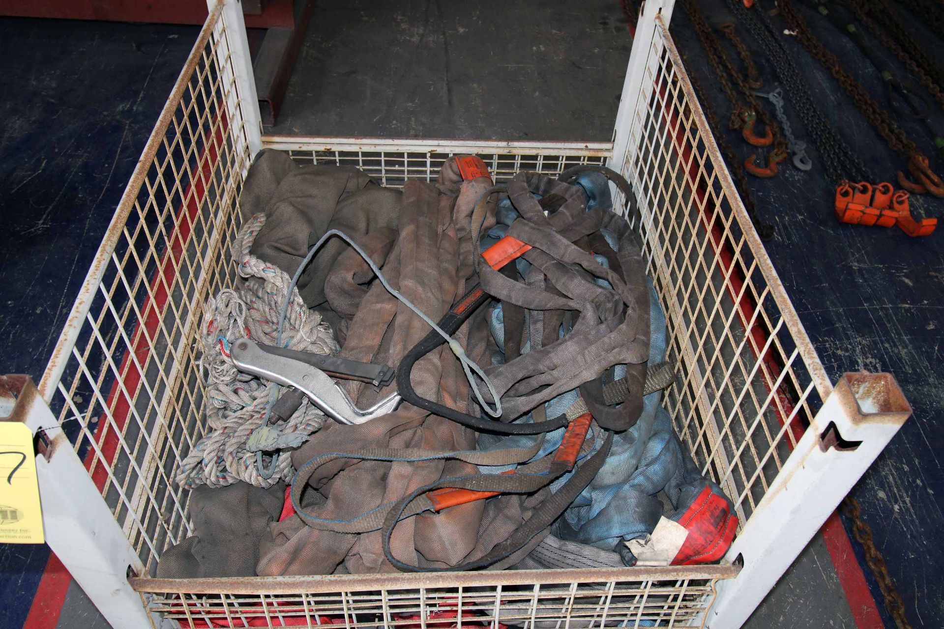 LOT OF SLINGS, various sizes (in metal basket) (Located at: Emco Wheaton USA, Inc., 9111