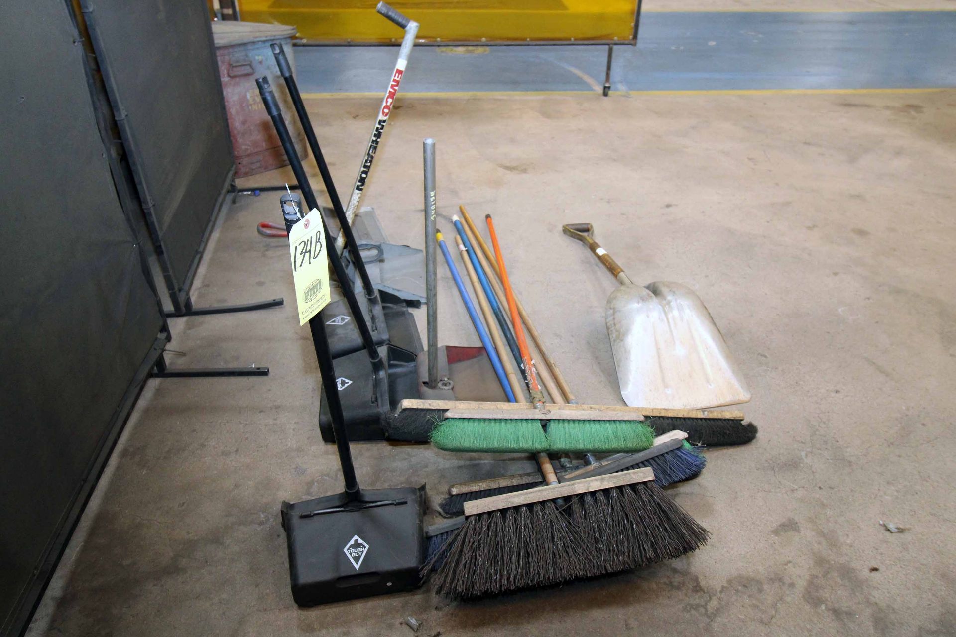 LOT CONSISTING OF: rubber floor mats, brooms & dust pans (Located at: Emco Wheaton USA, Inc., 9111