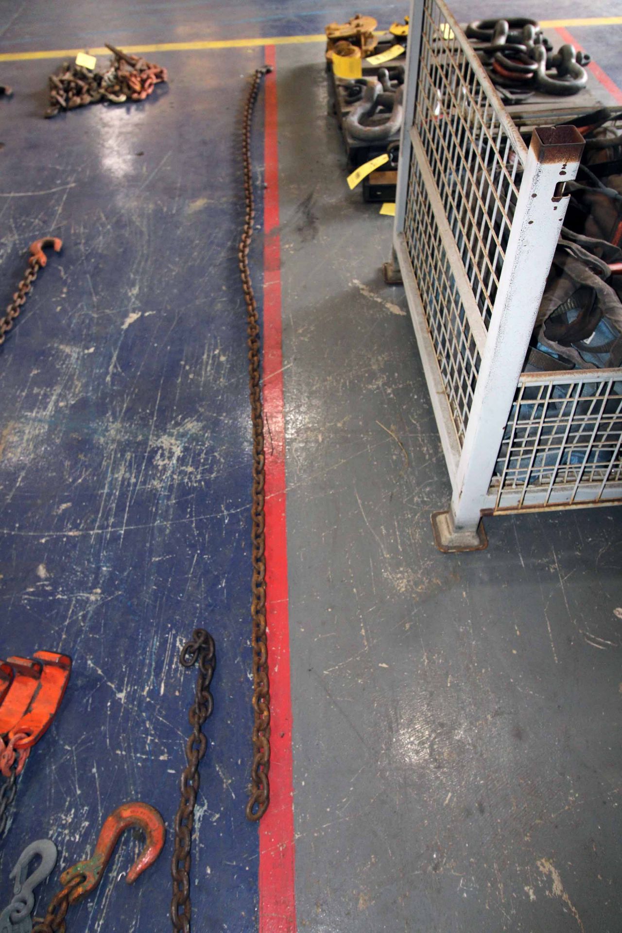 LOT OF RIGGING CHAINS, various sizes & lengths, approx. 4' to 16' (Located at: Emco Wheaton USA, - Image 3 of 4