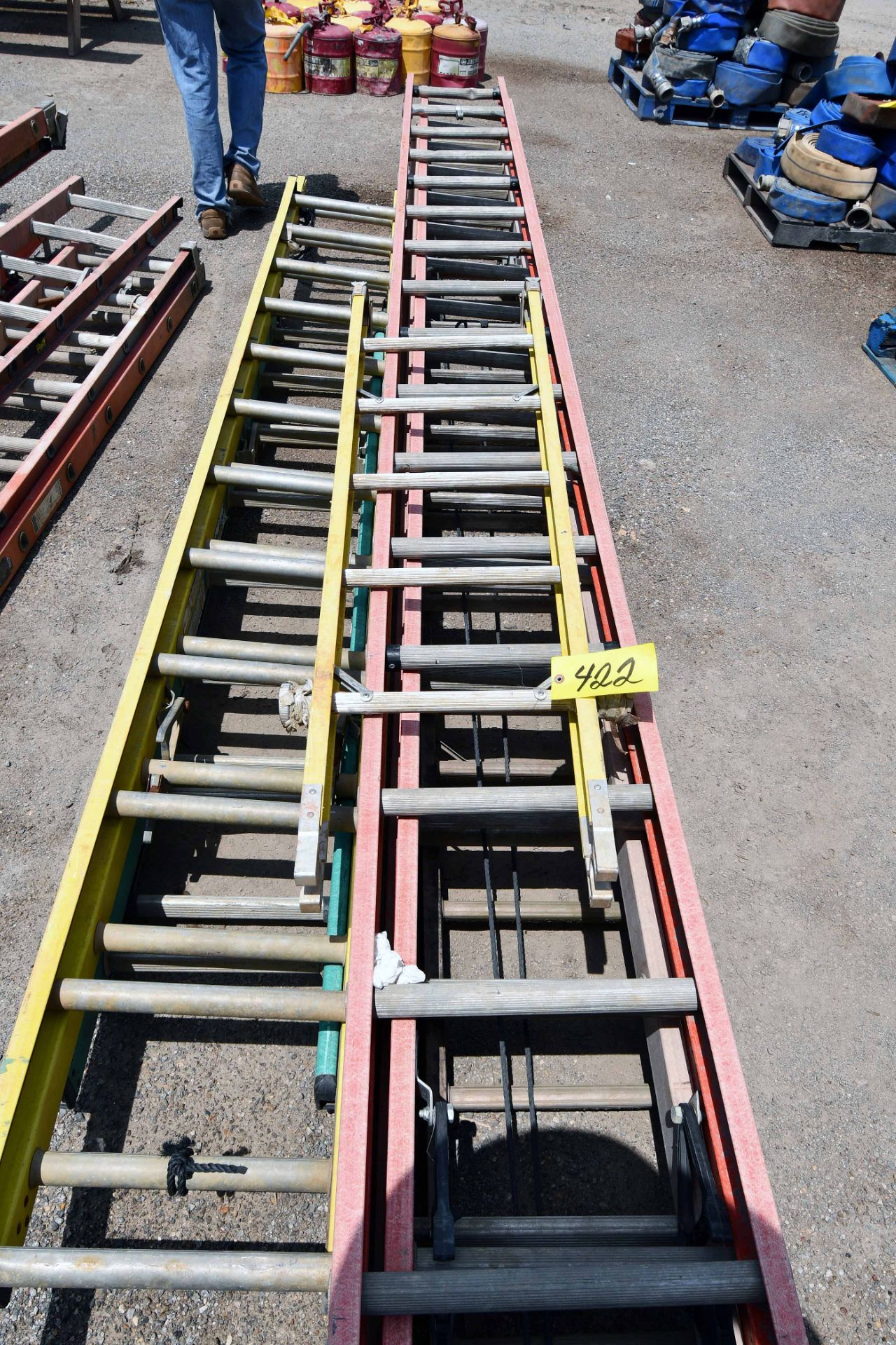 LOT OF EXTENSION LADDERS (Location: MDS Boring & Drilling, 11900 Hirsch Road, Houston, TX 77050)