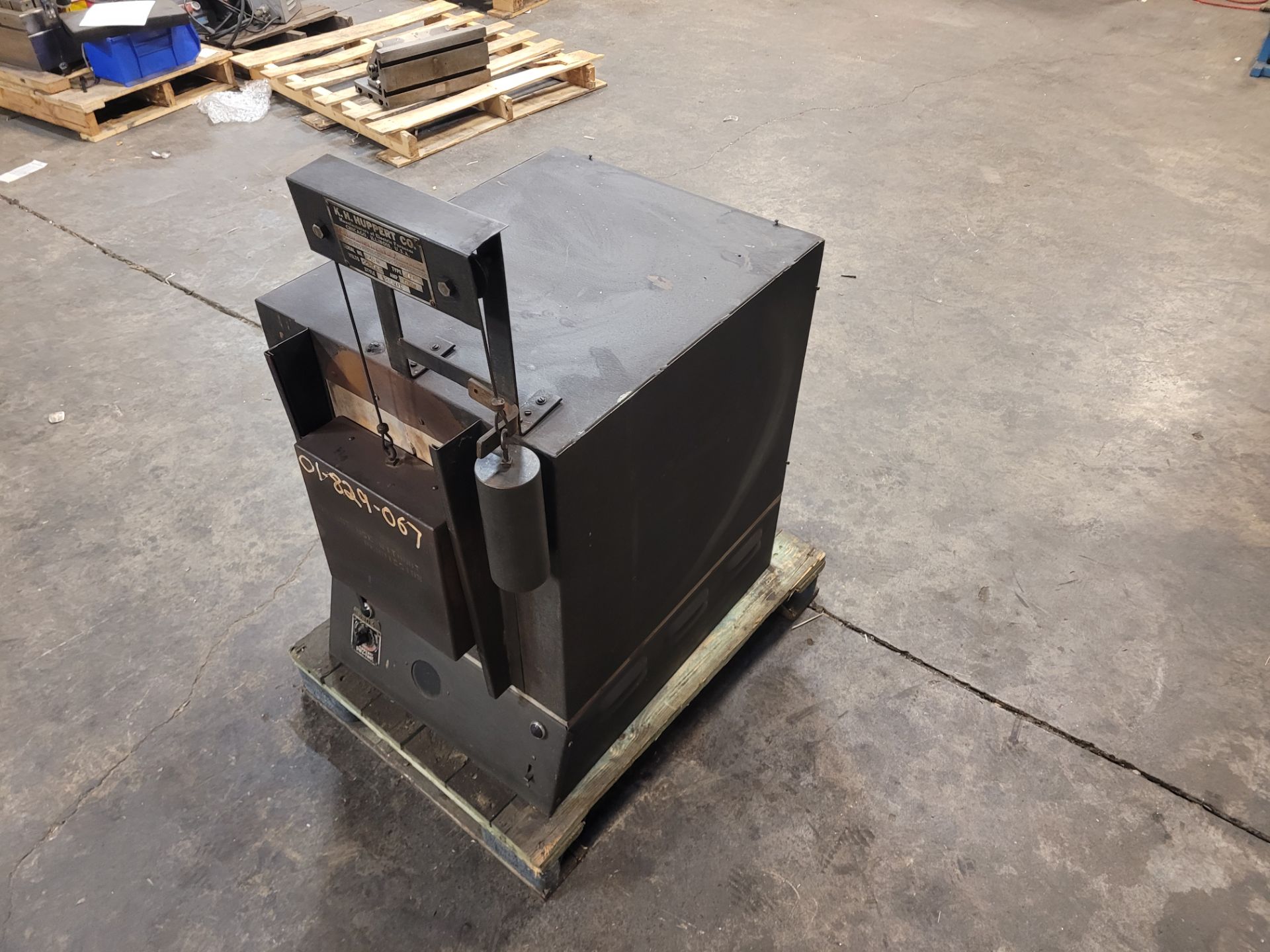 K. H. HUPPERT CO. ELECTRIC FURNACE VOLTS: 440 SPH. AMP: 6 KW, STYLE: 12BMIF, TYPE: ST. (Packing & - Image 2 of 8