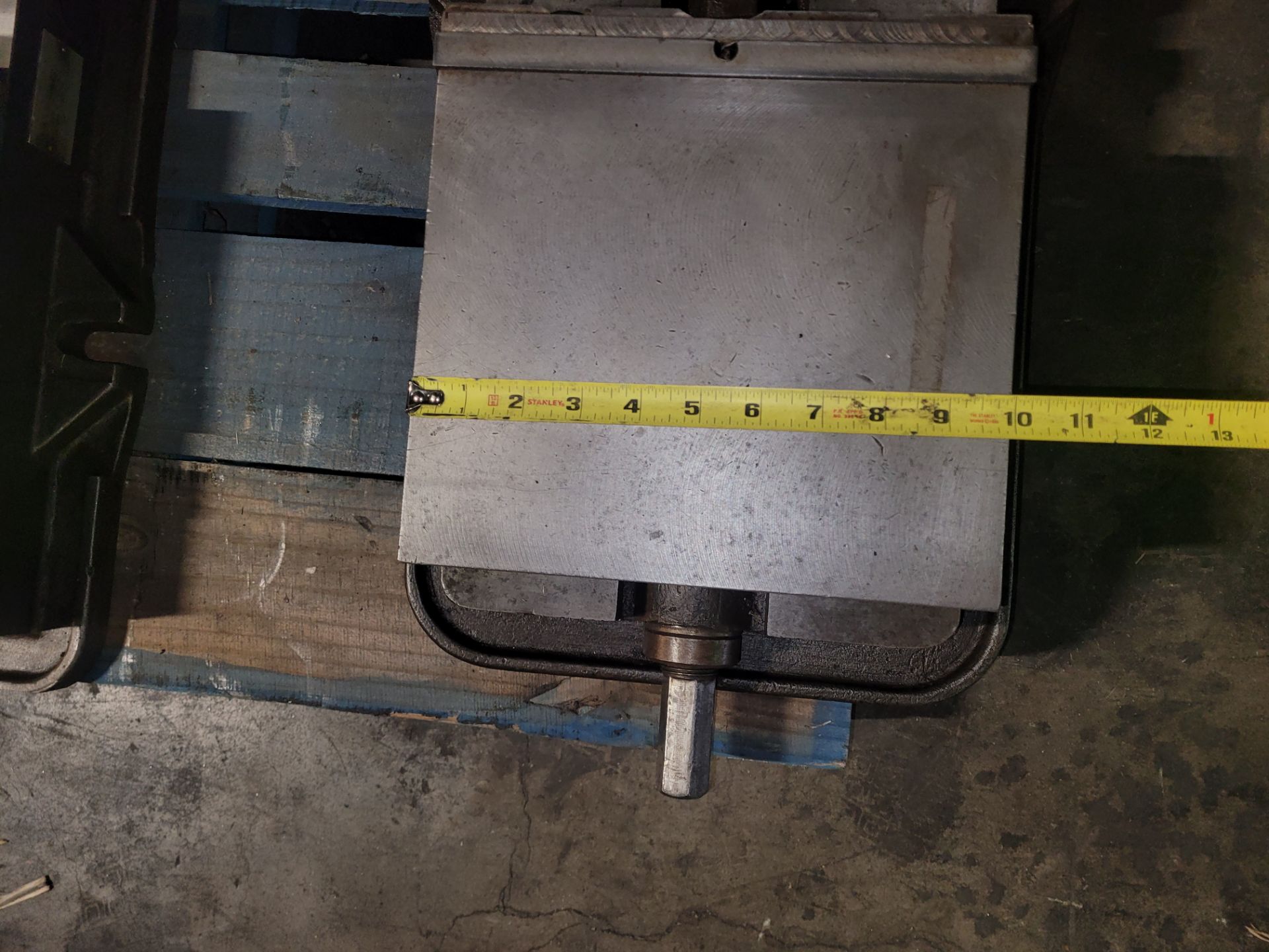 ANGLE LOCK PRECISION MACHINE VISE, KURT 10" MDL. D (Packing & Crating Charge $50.00) (Located at: - Image 6 of 7