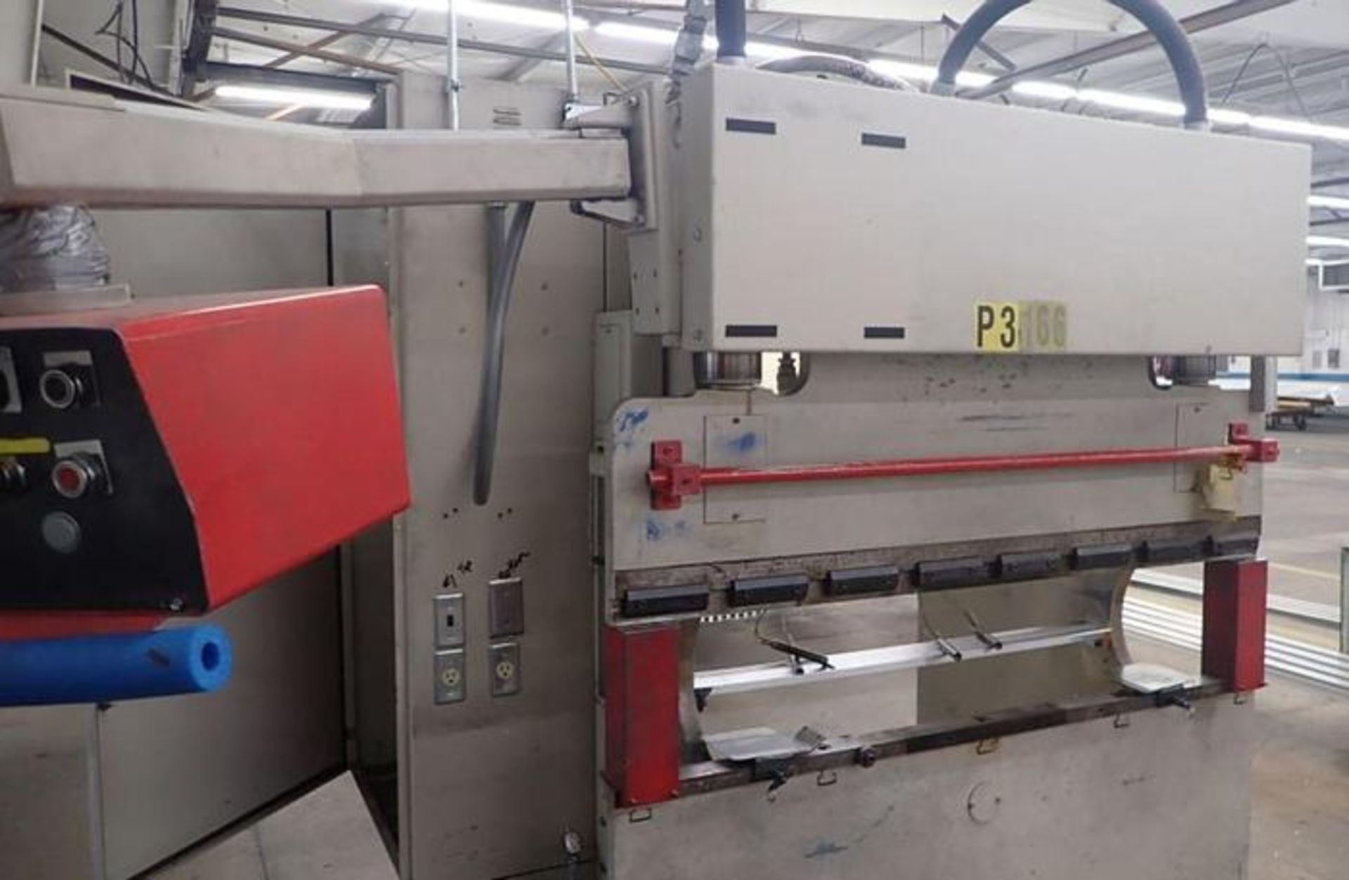 HYDRAULIC PRESS BRAKE, HACO MDL. PPES45-5BC25, 45 T. cap. x 5', BC25 control, needs repair; - Image 4 of 5