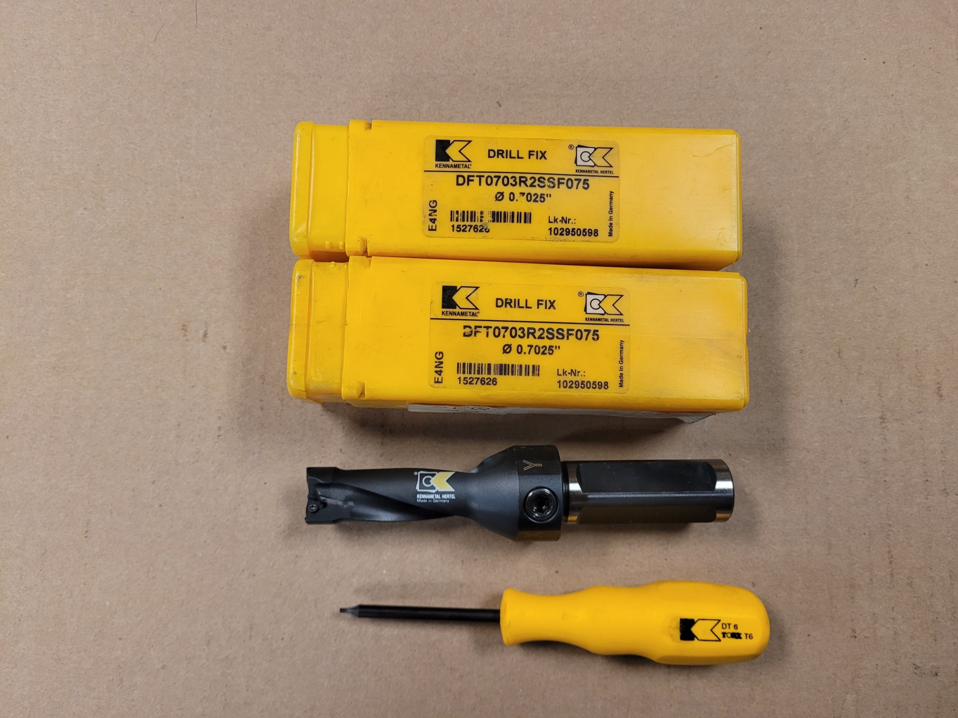 LOT CONSISTING OF: (2) Kennametal DFT0703R2SSF0 Indexable Drill Body, .7025", (3) Kennametal