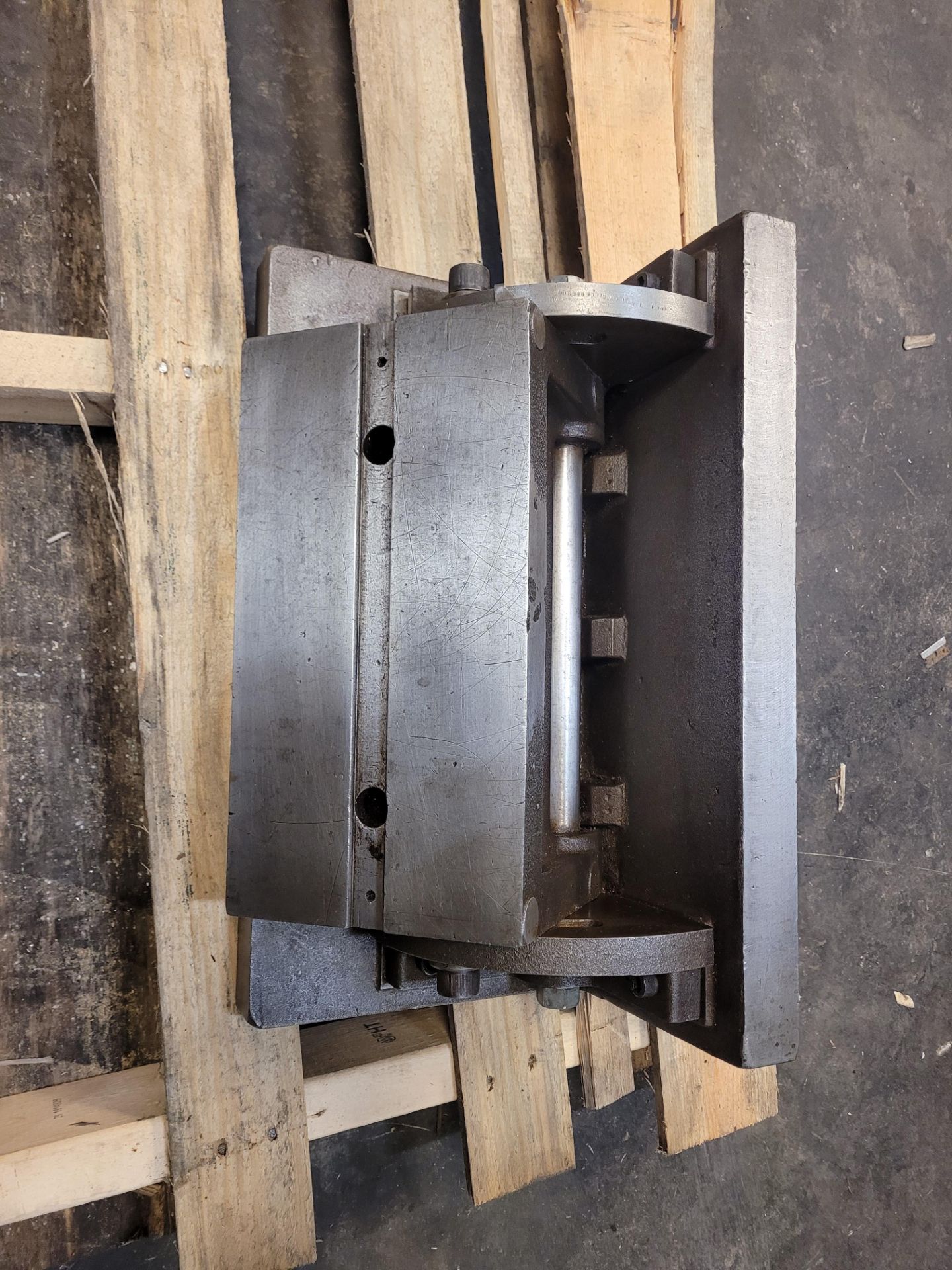 SINE TABLE, 18 X 10 (Packing & Crating Charge $20.00) (Located at: The Tooling Emporium, LLC 1472 S.