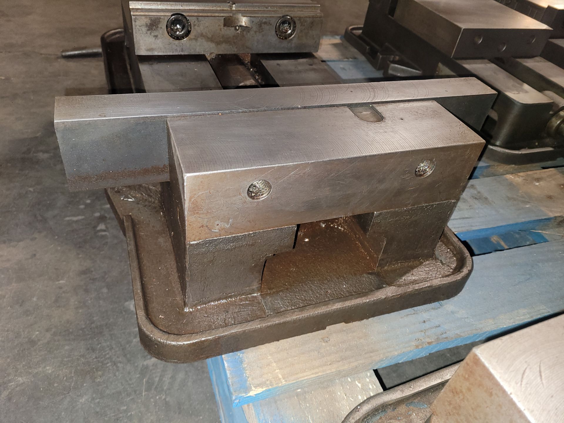 ANGLE LOCK PRECISION MACHINE VISE, KURT 10" MDL. D (Packing & Crating Charge $50.00) (Located at: - Image 7 of 7