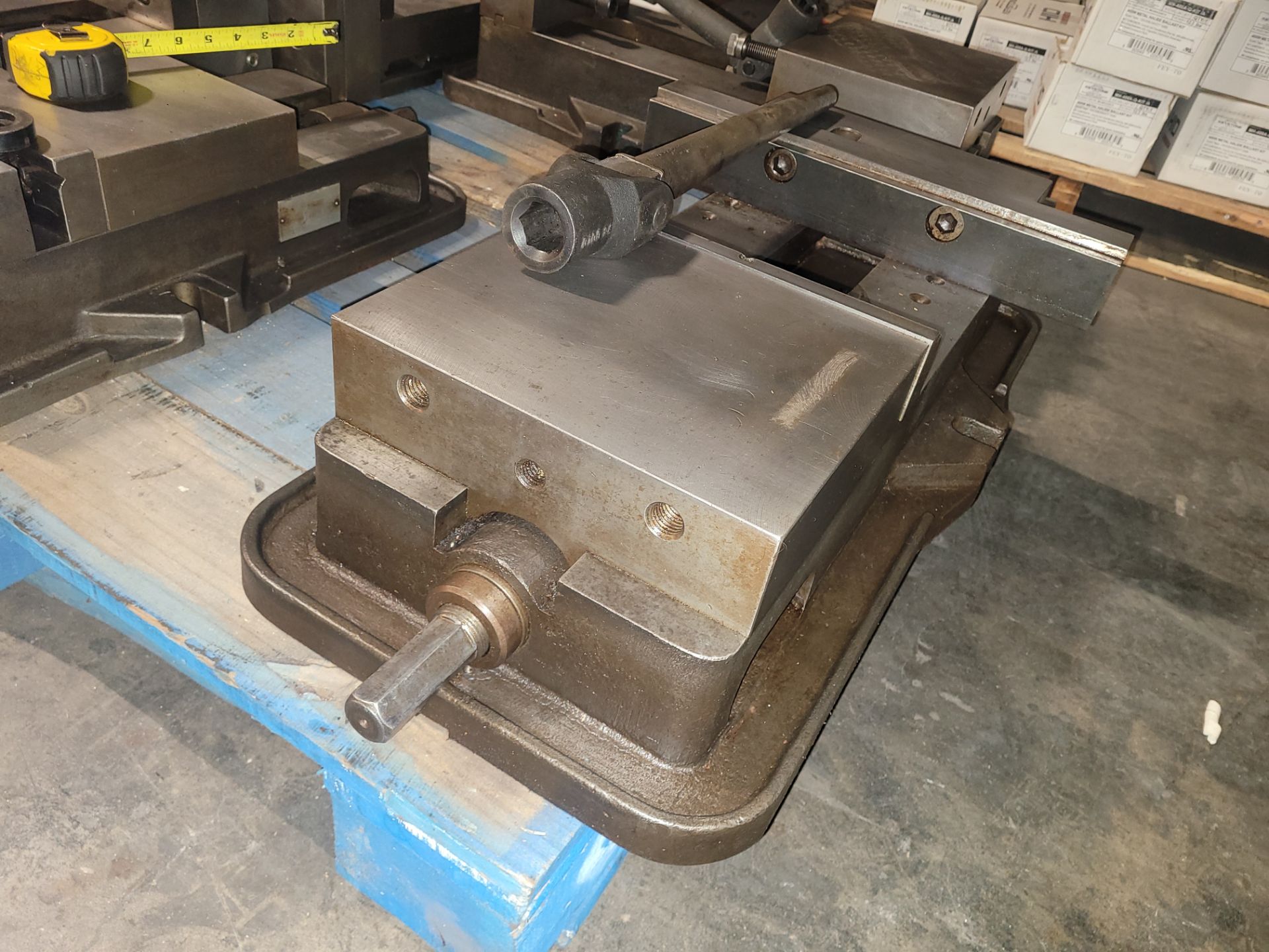 ANGLE LOCK PRECISION MACHINE VISE, KURT 10" MDL. D (Packing & Crating Charge $50.00) (Located at: - Image 3 of 7