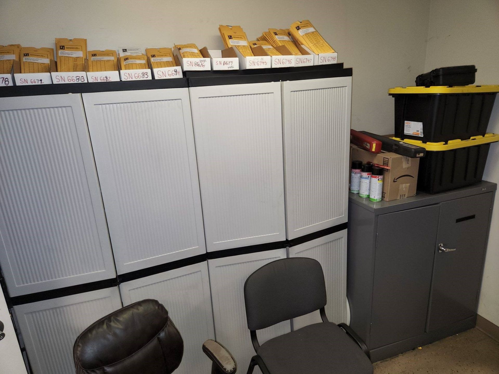 LOT CONTENTS OF SHIPPING & RECEIVING OFFICE: desks, file cabinets, chairs, etc. (computers not - Image 2 of 4