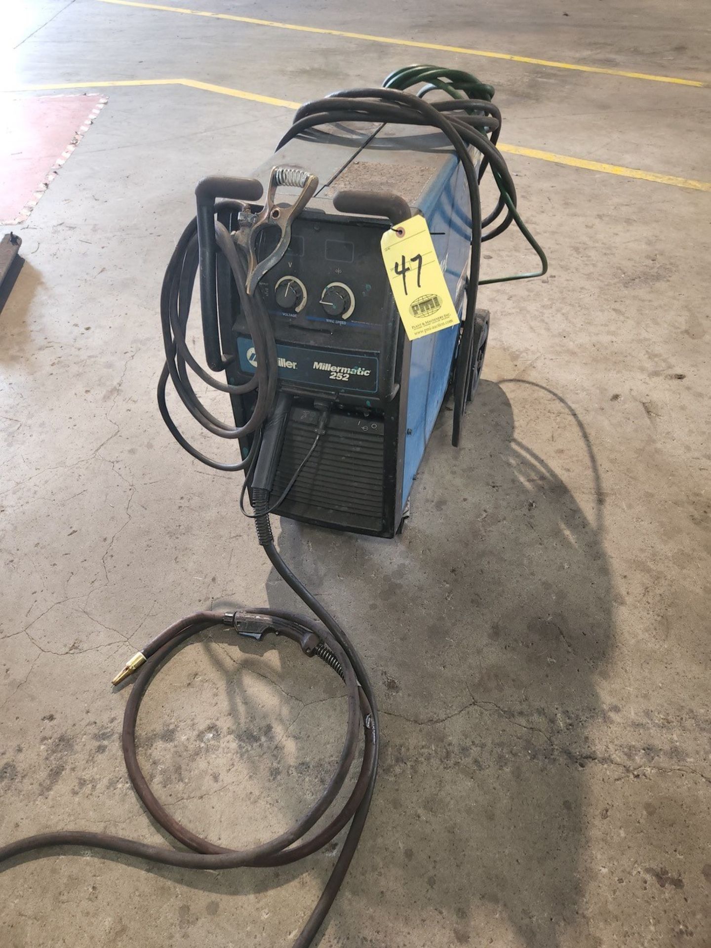 WELDING MACHINE, MILLER MILLERMATIC 252, 200 amps @ 100% duty cycle, 28 v., S/N MF180205N