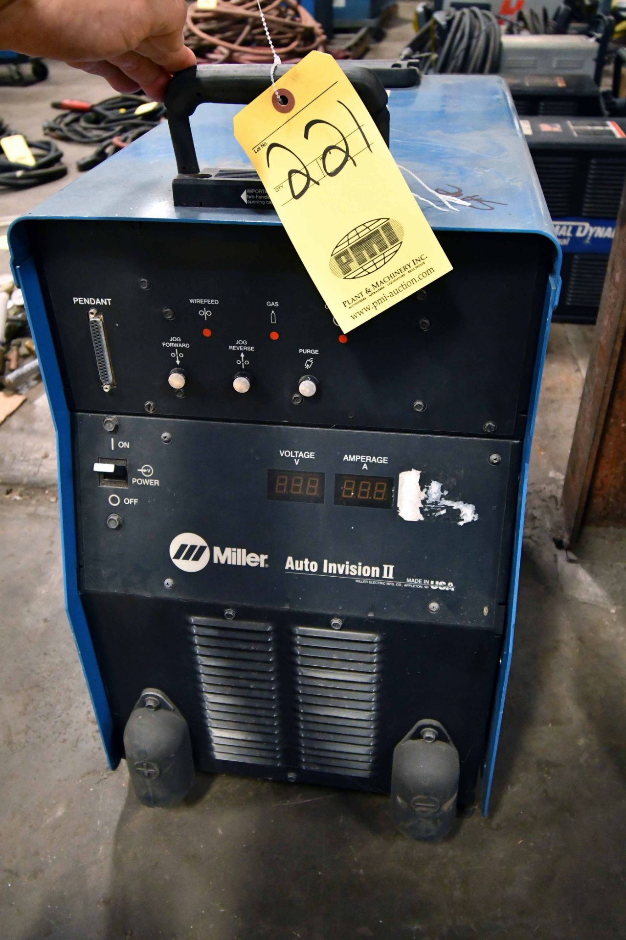 WELDING POWER SOURCE, MILLER AUTO INVISION ll, S/N LC373541