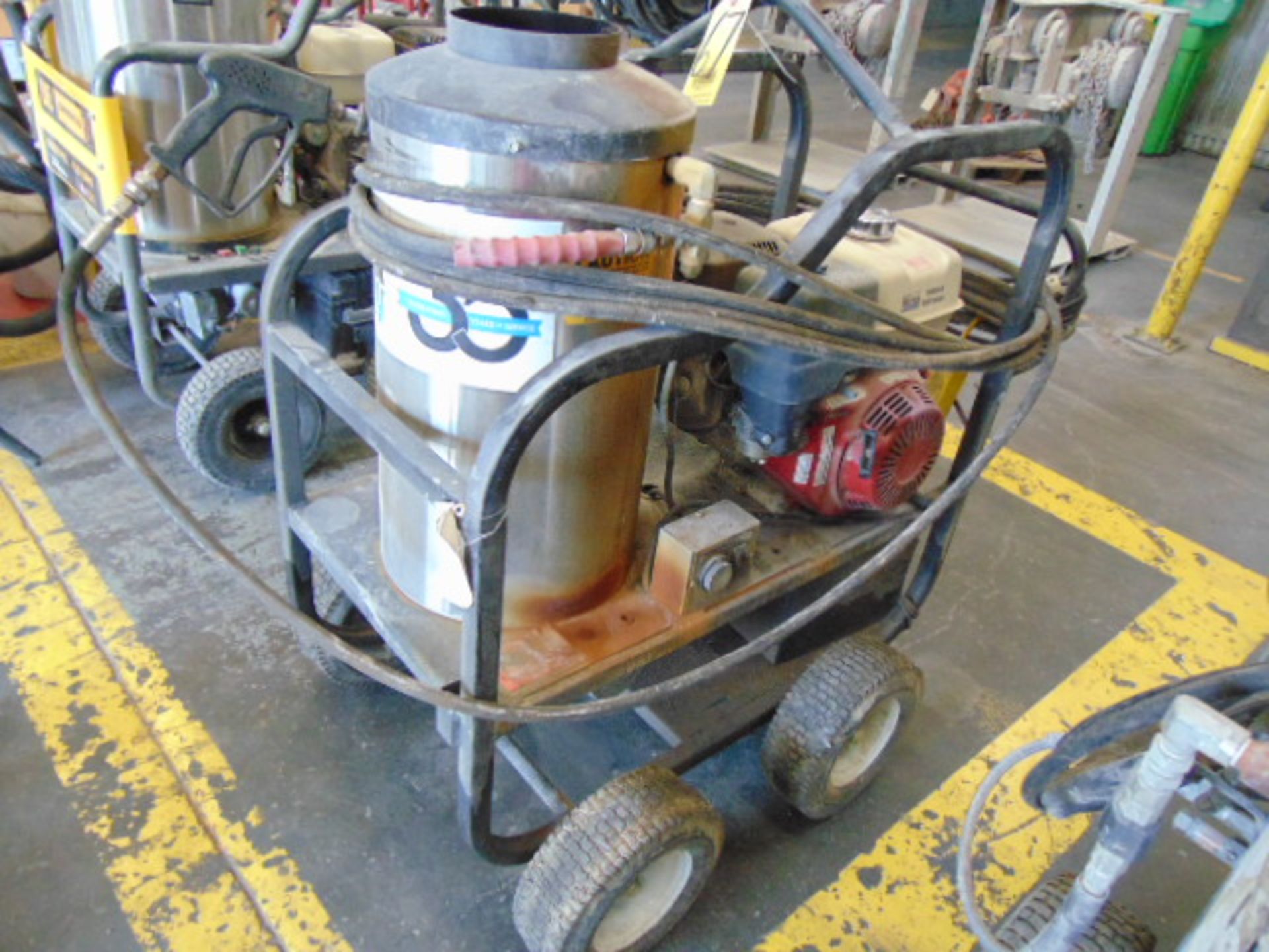 HOT WATER PRESSURE WASHER, WATER CANNON, 4200 PSI, Honda gas engine, electric water heater - Image 2 of 4
