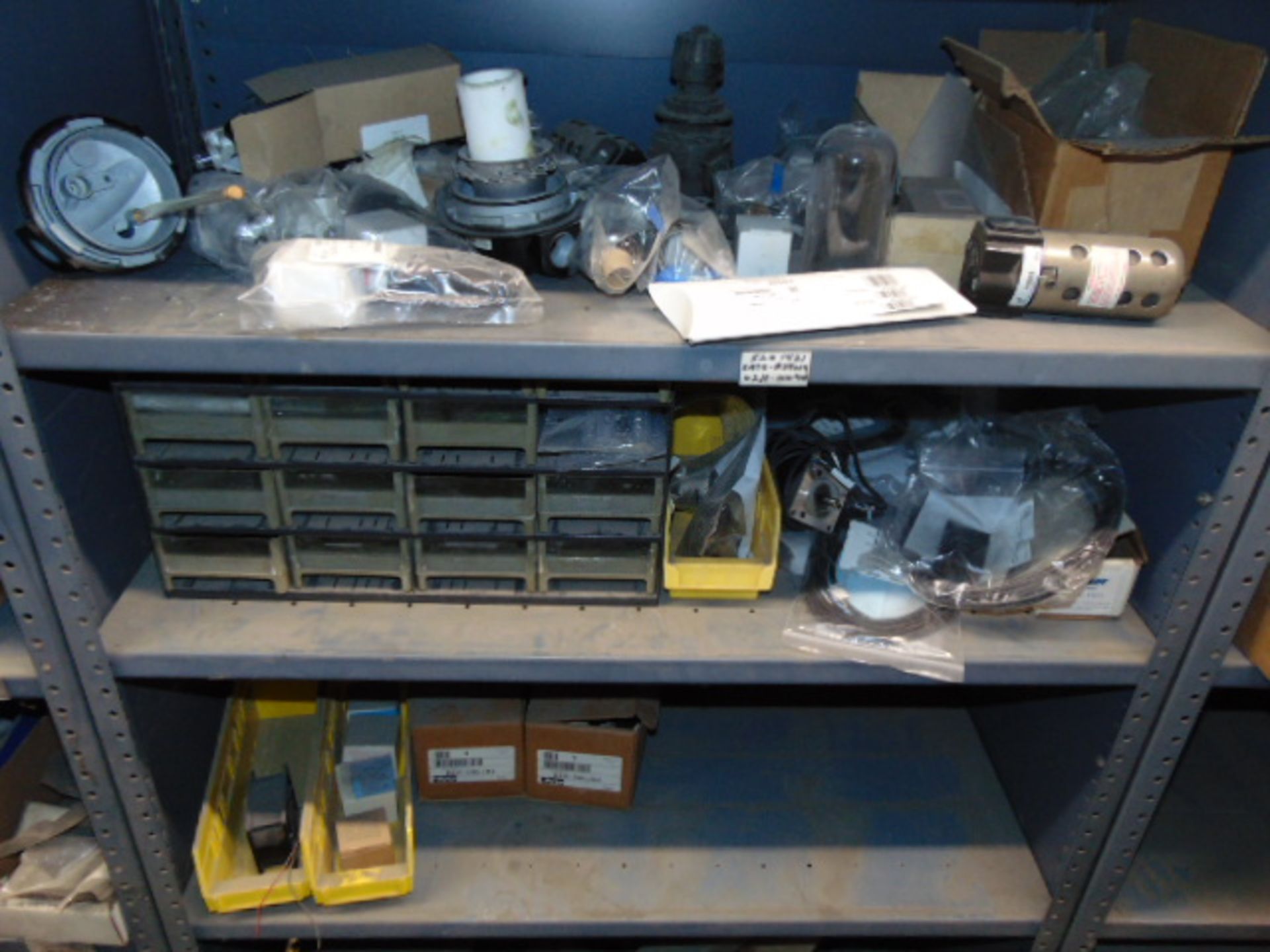 LOT OF IN LINE AIR FILTERS & DRAINS, assorted (in two sections of shelving) (No shelving) - Image 4 of 4