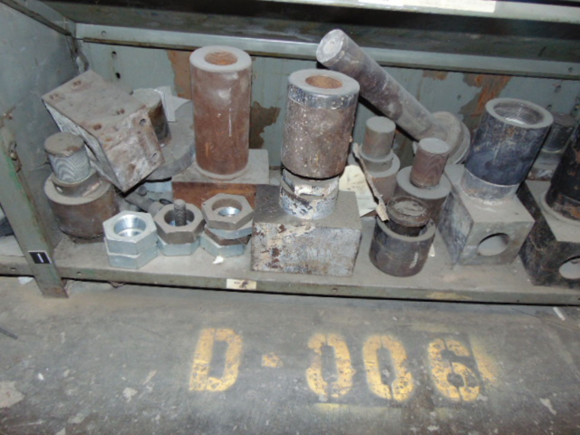 LOT CONSISTING OF: valve w/ actuators, pneumatic valves, pneumatic cylinders & misc., assorted (in - Image 6 of 9