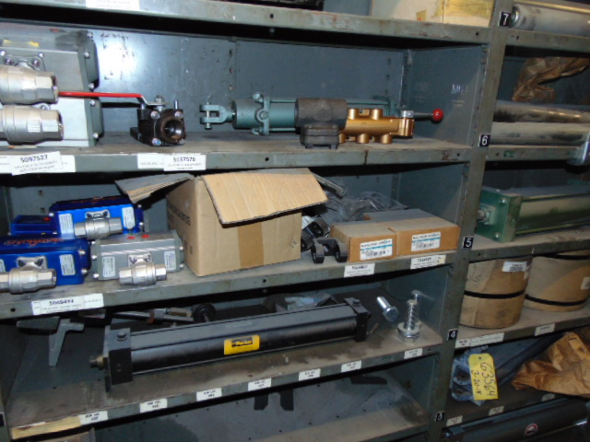 LOT CONSISTING OF: valve w/ actuators, pneumatic valves, pneumatic cylinders & misc., assorted (in - Image 2 of 9