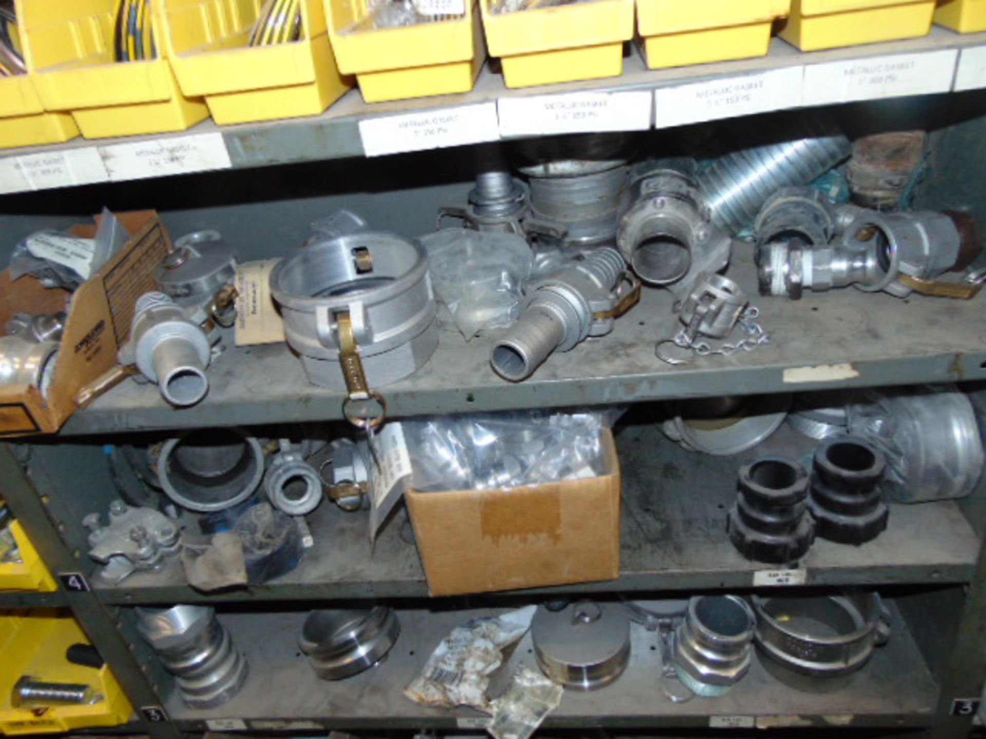 LOT CONSISTING OF: pipe seals, roller chain, gaskets, hose couplings, nuts & bolts, roller - Image 5 of 12