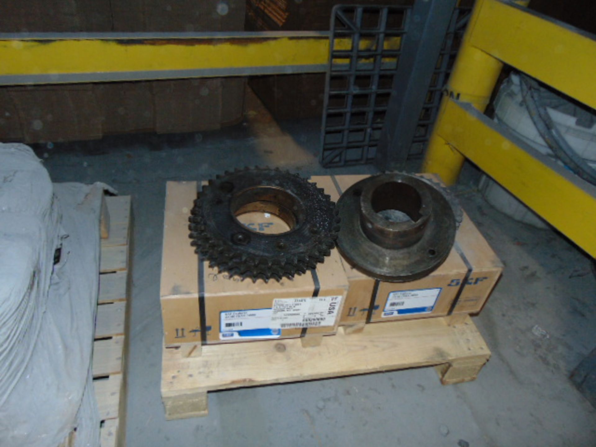 LOT OF GEARS, assorted (on four pallets) - Image 4 of 5