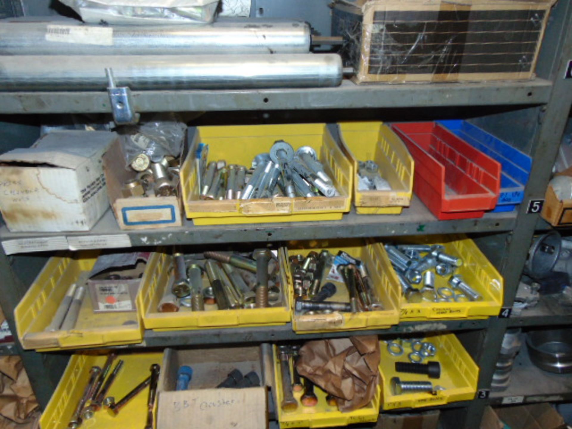 LOT CONSISTING OF: pipe seals, roller chain, gaskets, hose couplings, nuts & bolts, roller - Image 8 of 12