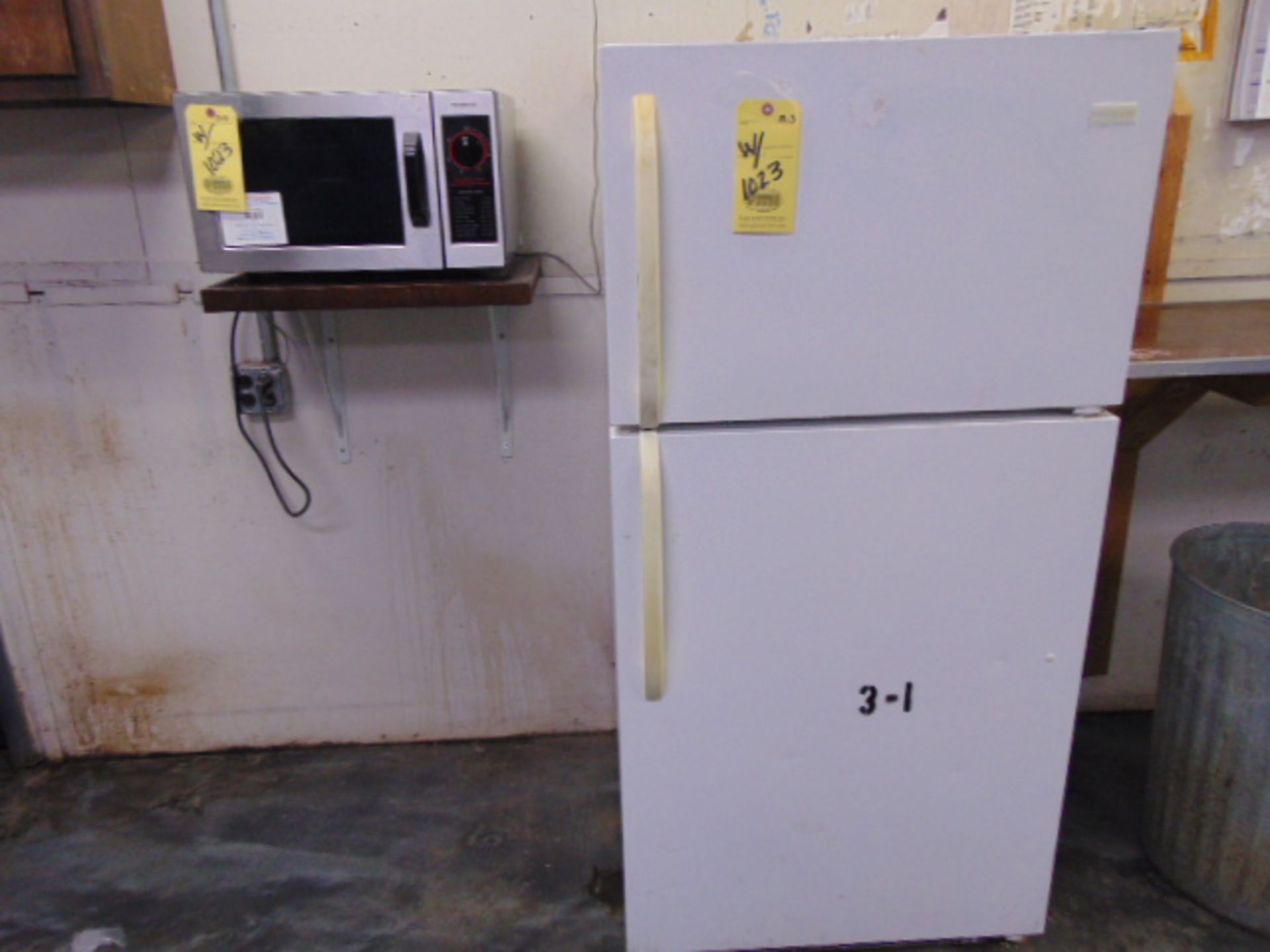 LOT CONTENTS OF OFFICE: (2) L-shaped desks, table, Panasonic microwave, Frigidaire refrigerator ( - Image 3 of 5