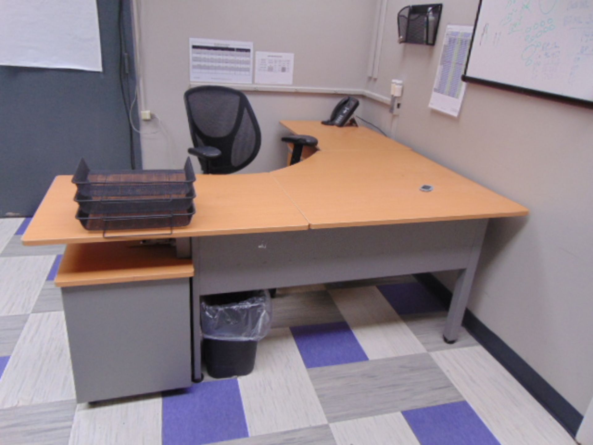 LOT OF OFFICE FURNITURE: L-shaped desk, w/ filing cabinets, (3) 2-drawer filing cabinets, (Main