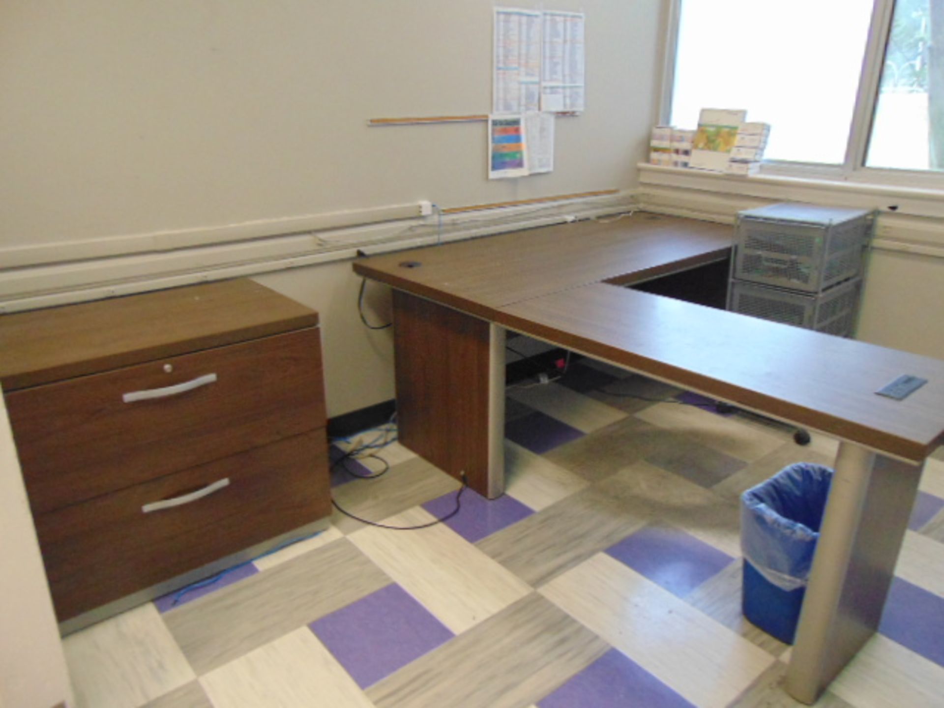 LOT OF OFFICE FURNITURE: L-shaped desk, (2) chairs, 2-drawer file cabinet, book case, 3-drawer