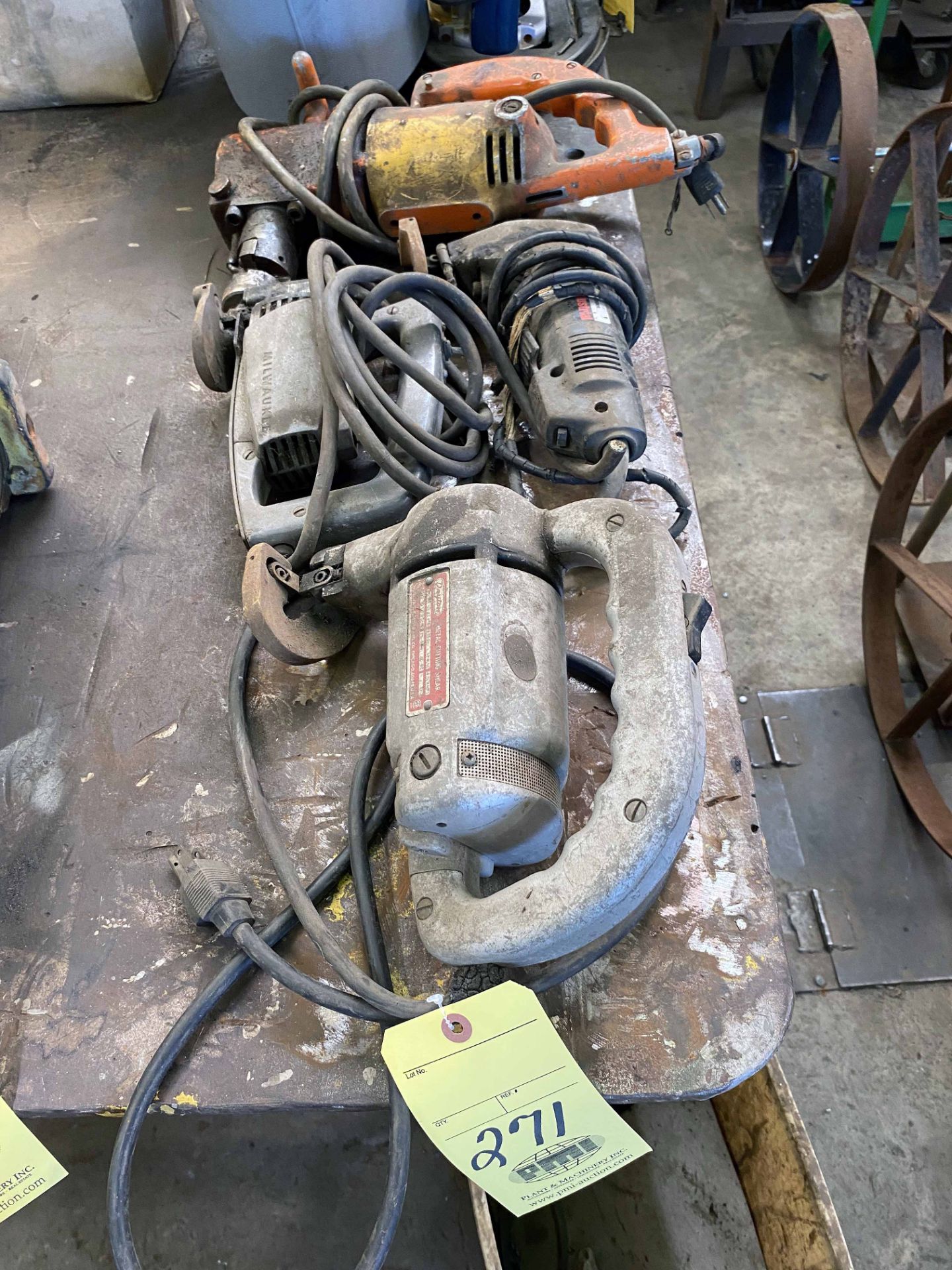 LOT OF ELECTRIC SHEARS (Located at: Summit Seals, 750 Archie Street, Vidor, TX 77662)