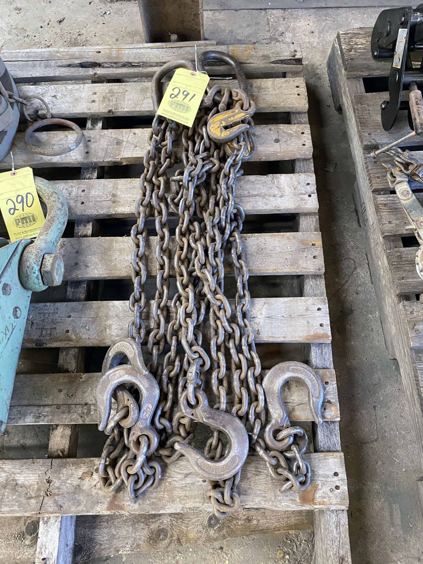 LOT OF CHAINS (Located at: Summit Seals, 750 Archie Street, Vidor, TX 77662)